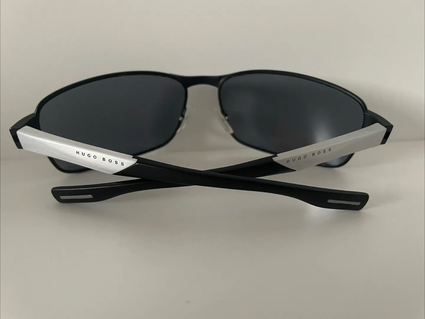 Hugo Boss Sunglasses with Case image indicator(2)