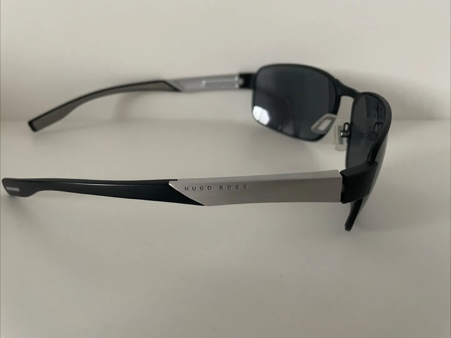 Hugo Boss Sunglasses with Case image indicator(3)