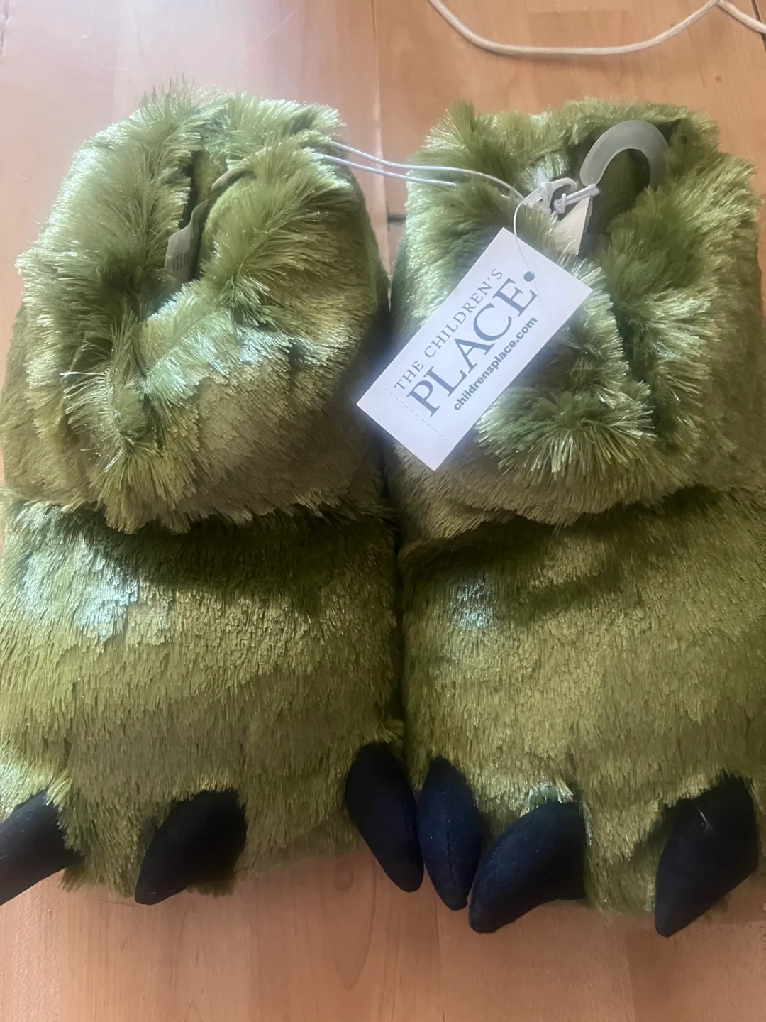 Brand New The Children's Place Slippers, size 3-4Y thumbnail