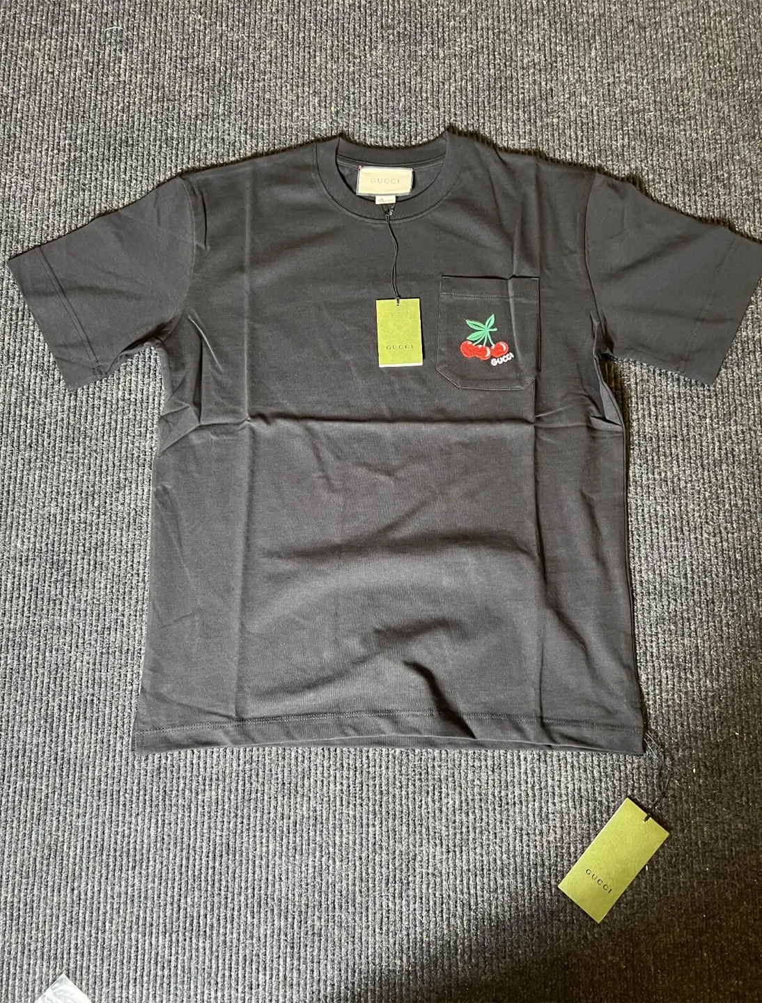 Authentic Gucci Cherry Tee Size S thumbnail