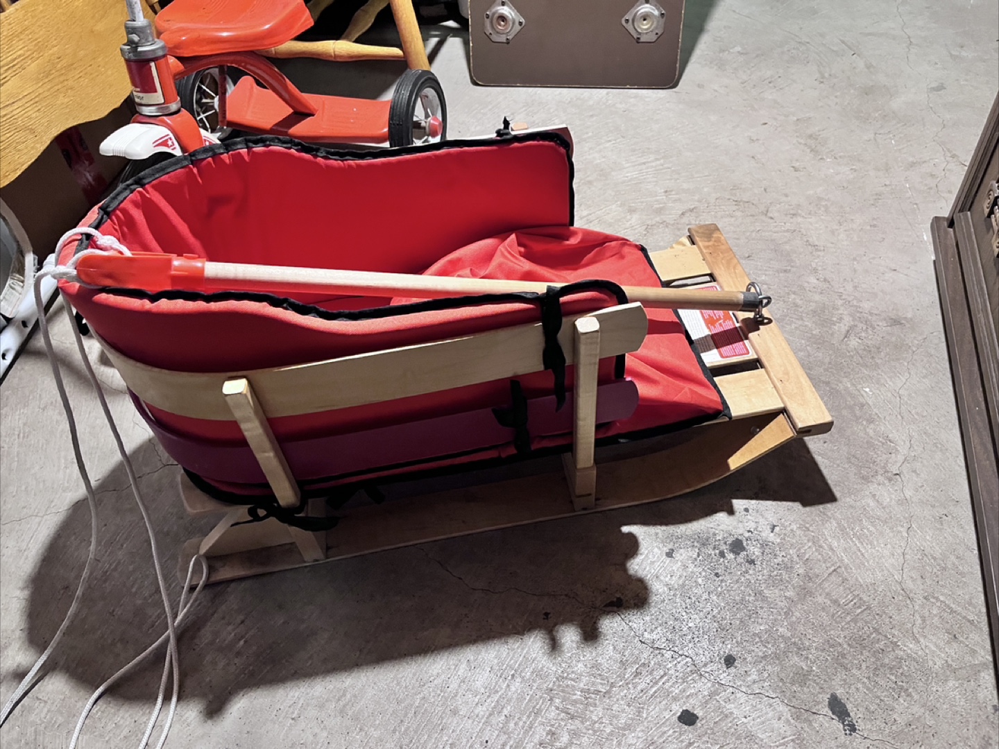 Baby sleigh with red insert