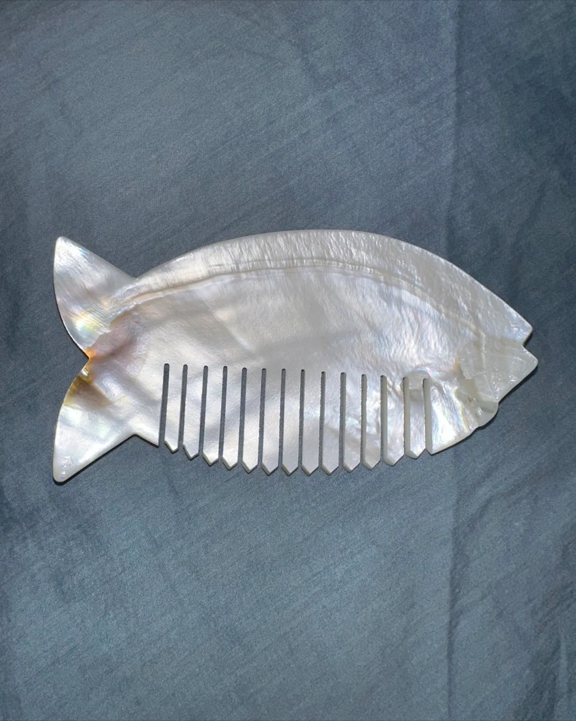 Seashell Handmade Fish Shaped Comb image indicator(2)