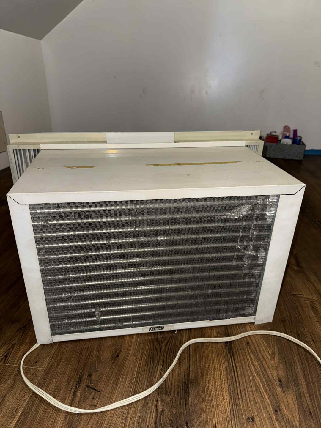 Kelvinator Window Air Conditioner - photo 2