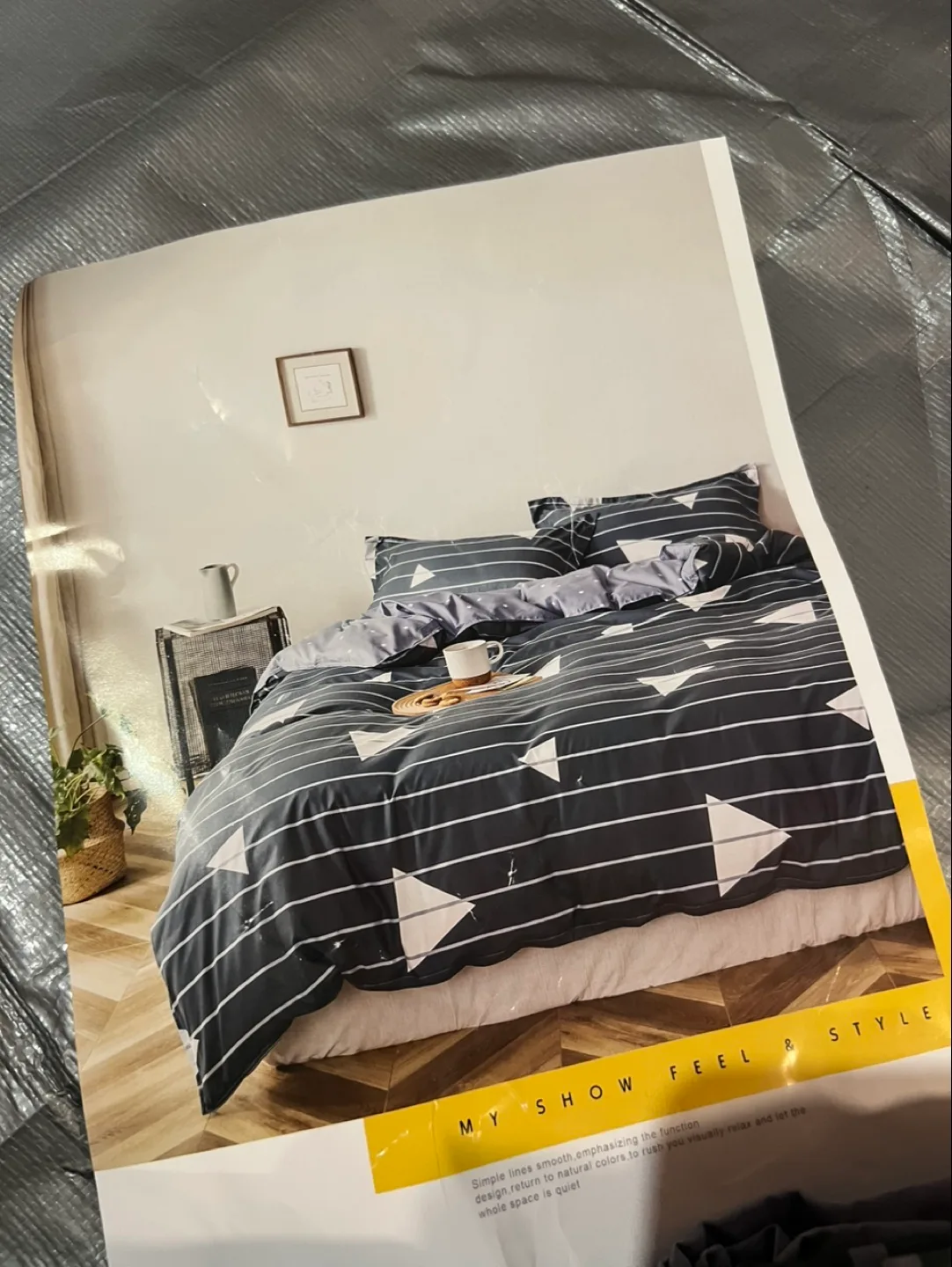 Striped Bedding Set - New image indicator(2)