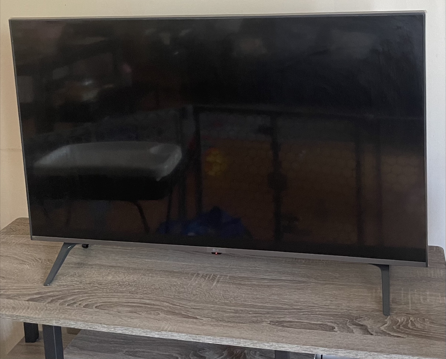 LG 4K UHD LED Smart TV 43 inch - photo 2