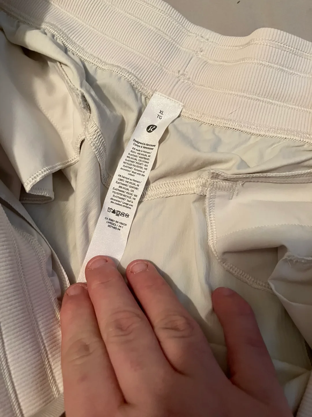 Lululemon Jogger Pants XL new with tags image indicator(4)