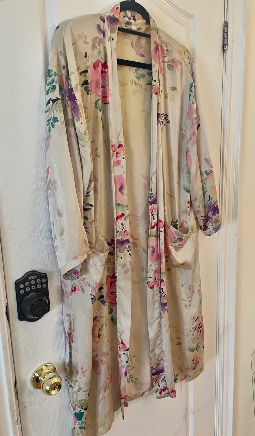 Silk Kimono size 10-12 image indicator(2)