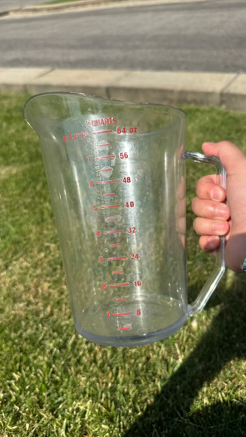 2L Measuring Cup thumbnail