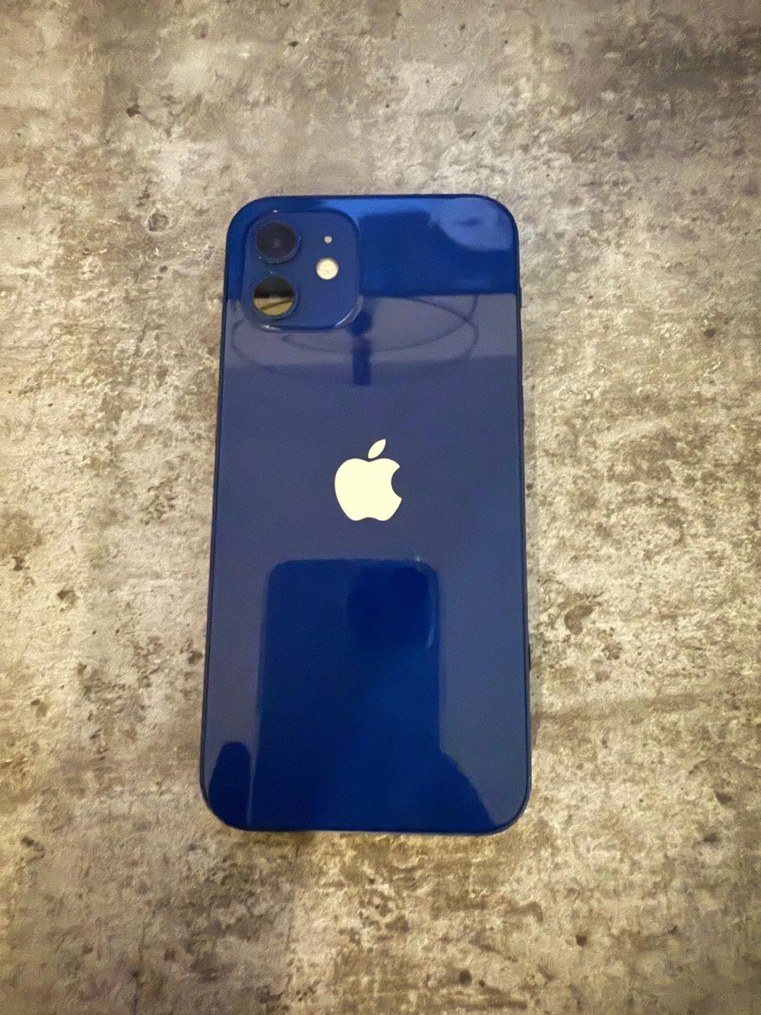iPhone 12 64GB unlocked thumbnail