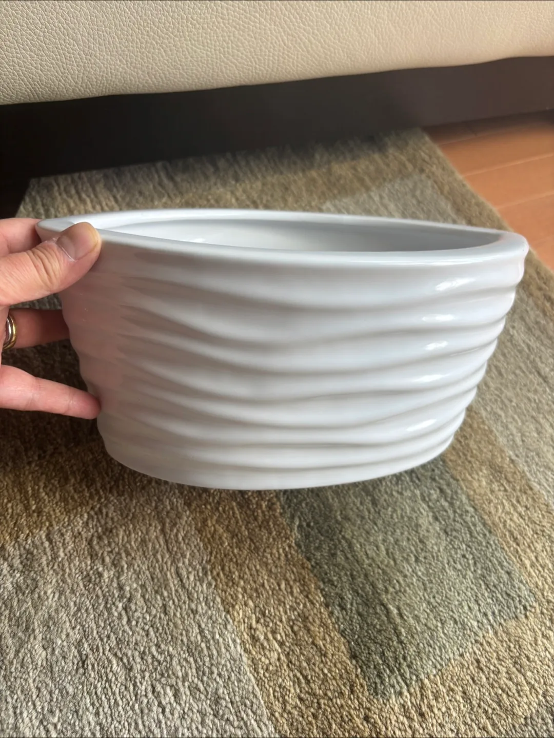 White Ceramic Decorative Bowl image indicator(3)