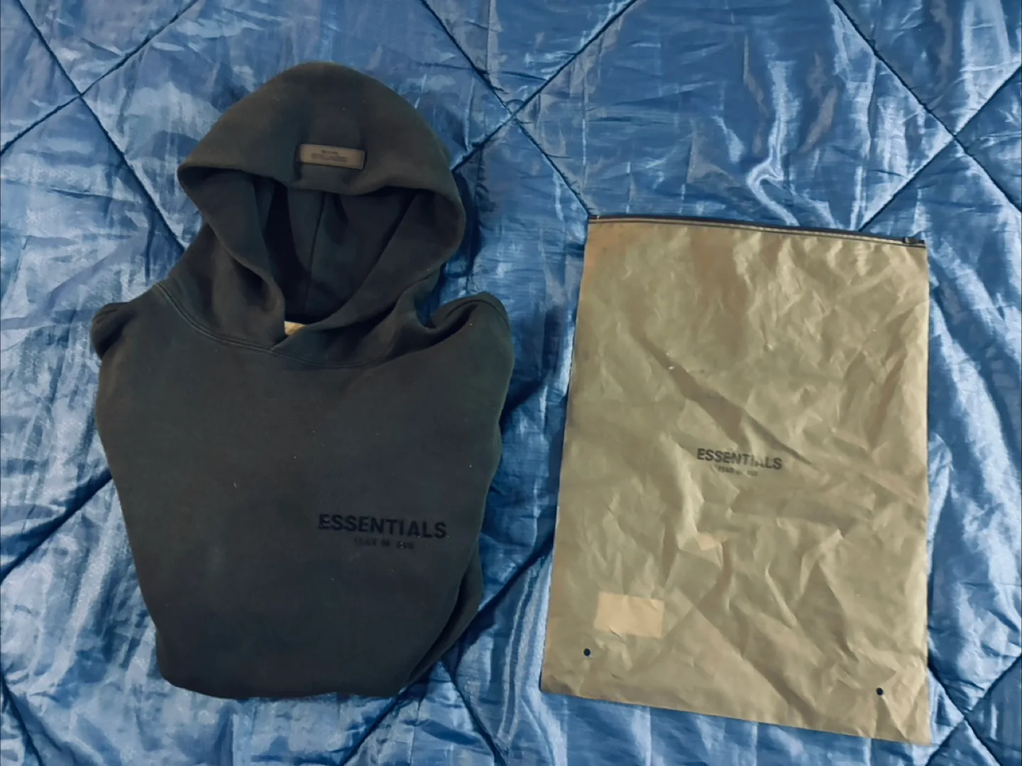 Essentials Fear of God Hoodie with bag thumbnail