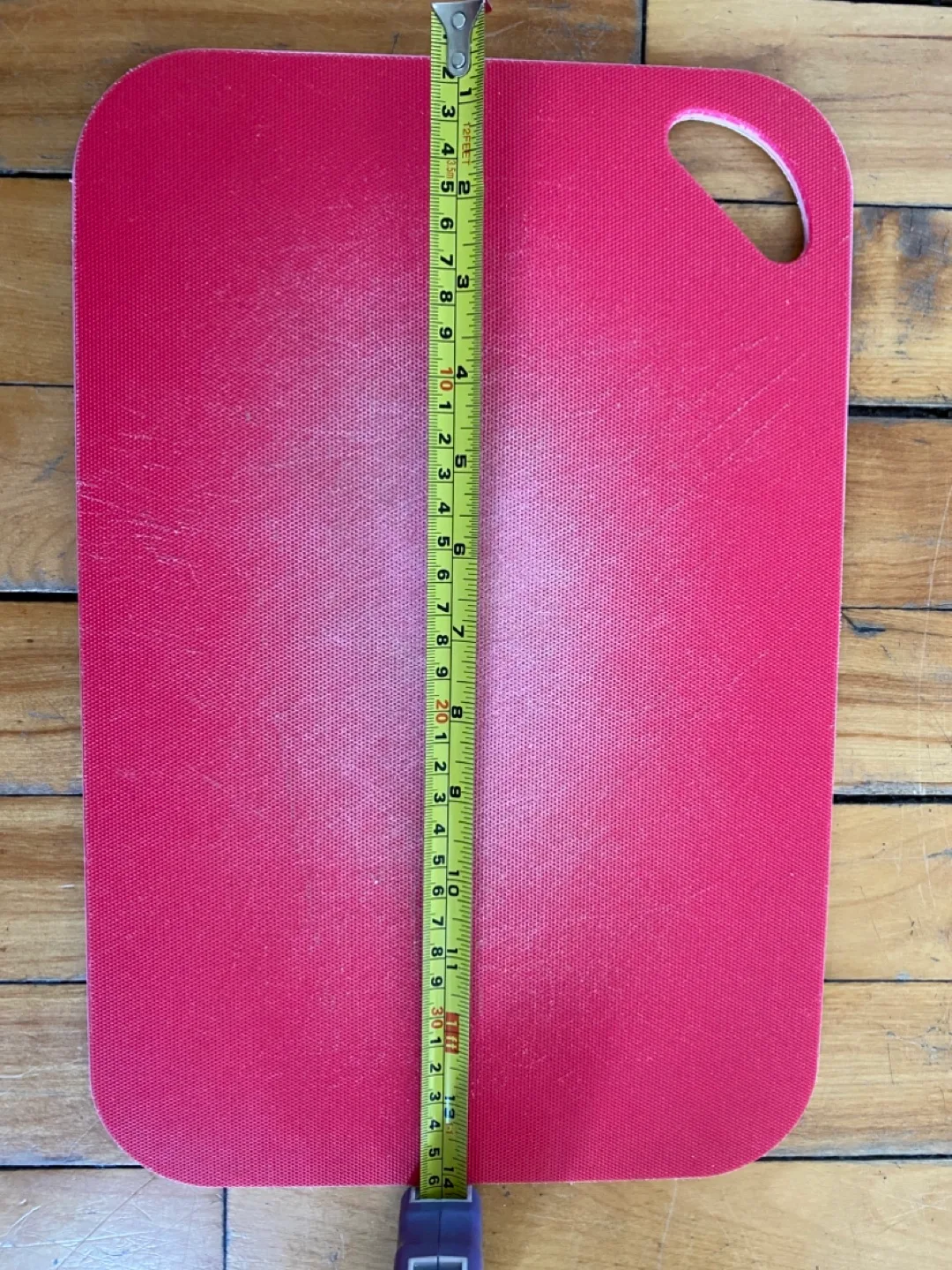 Red Cutting Board & Kitchen Utensils image indicator(3)