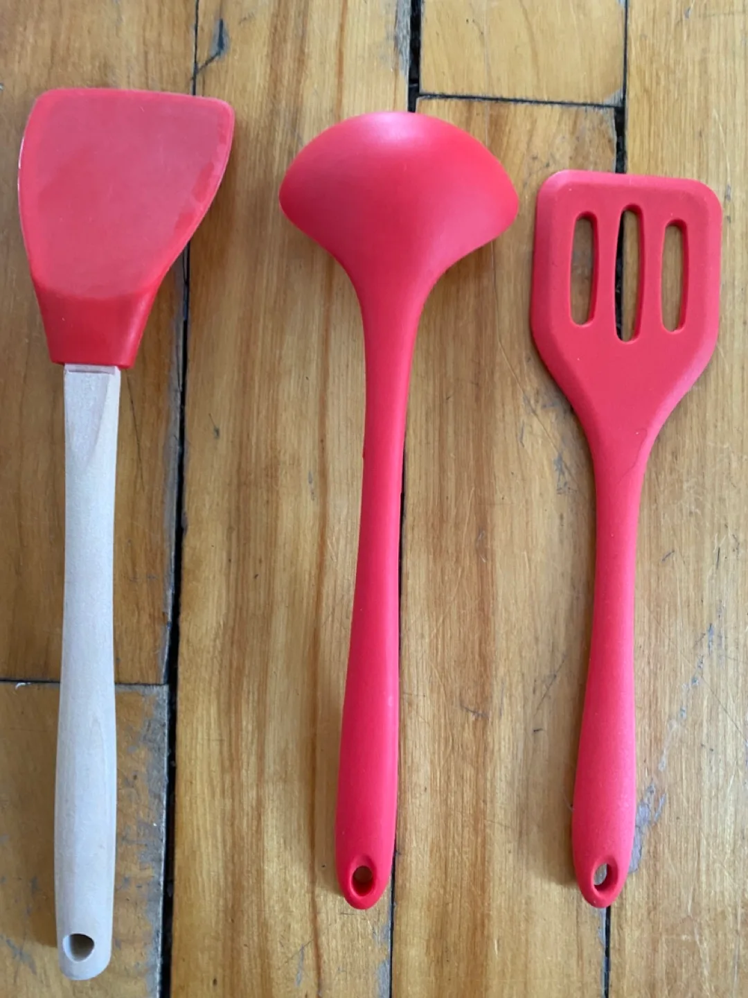 Red Cutting Board & Kitchen Utensils image indicator(6)