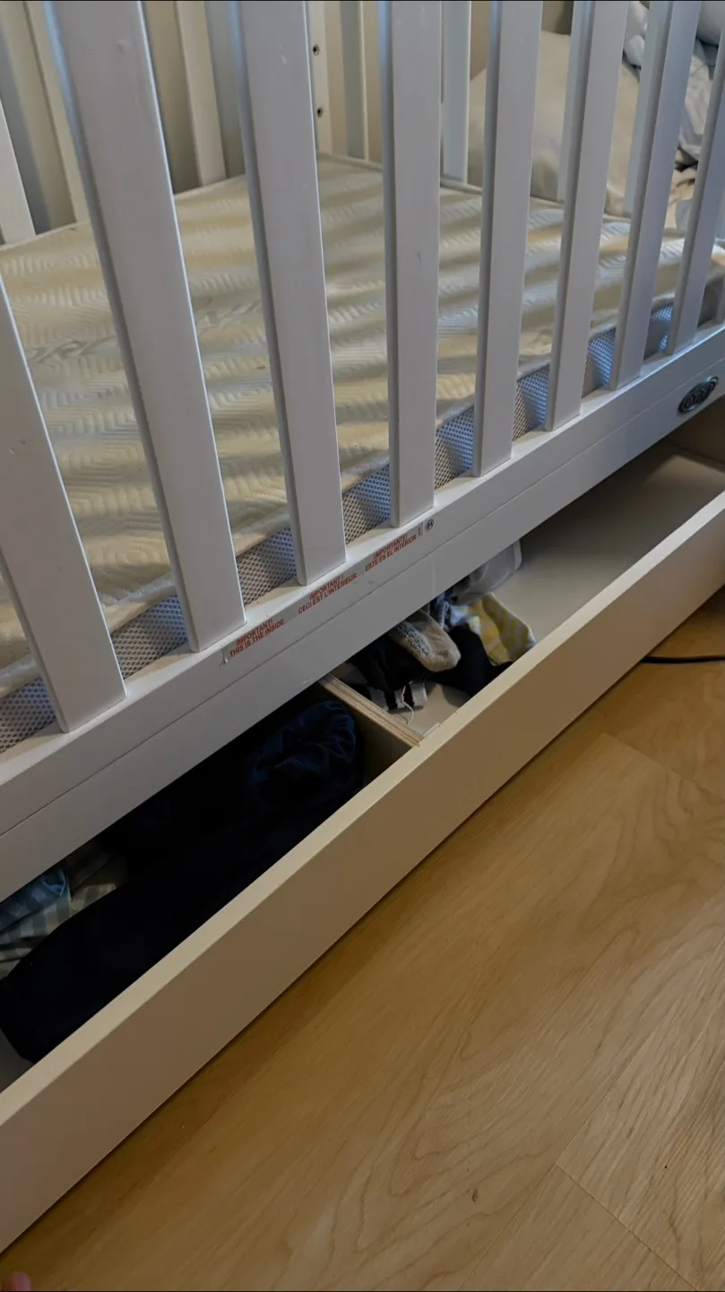 Graco 4-in-1 Convertible Crib & Toddler Bed with Storage image indicator(2)