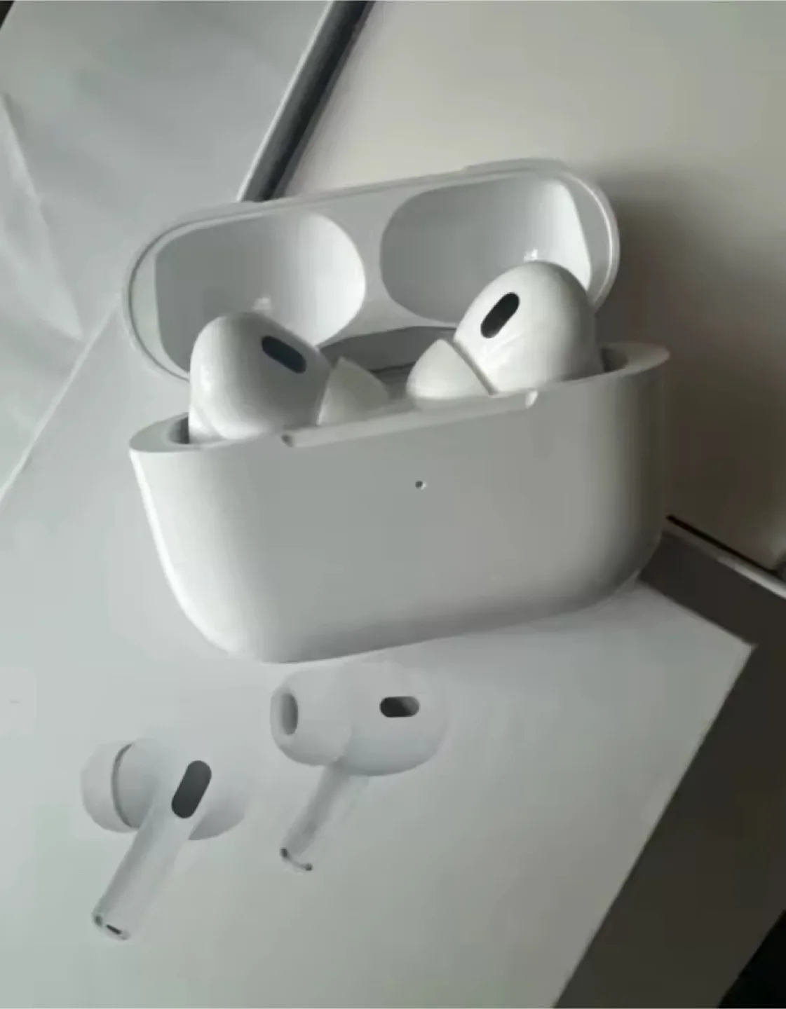 Apple AirPods Pro (2nd generation) thumbnail