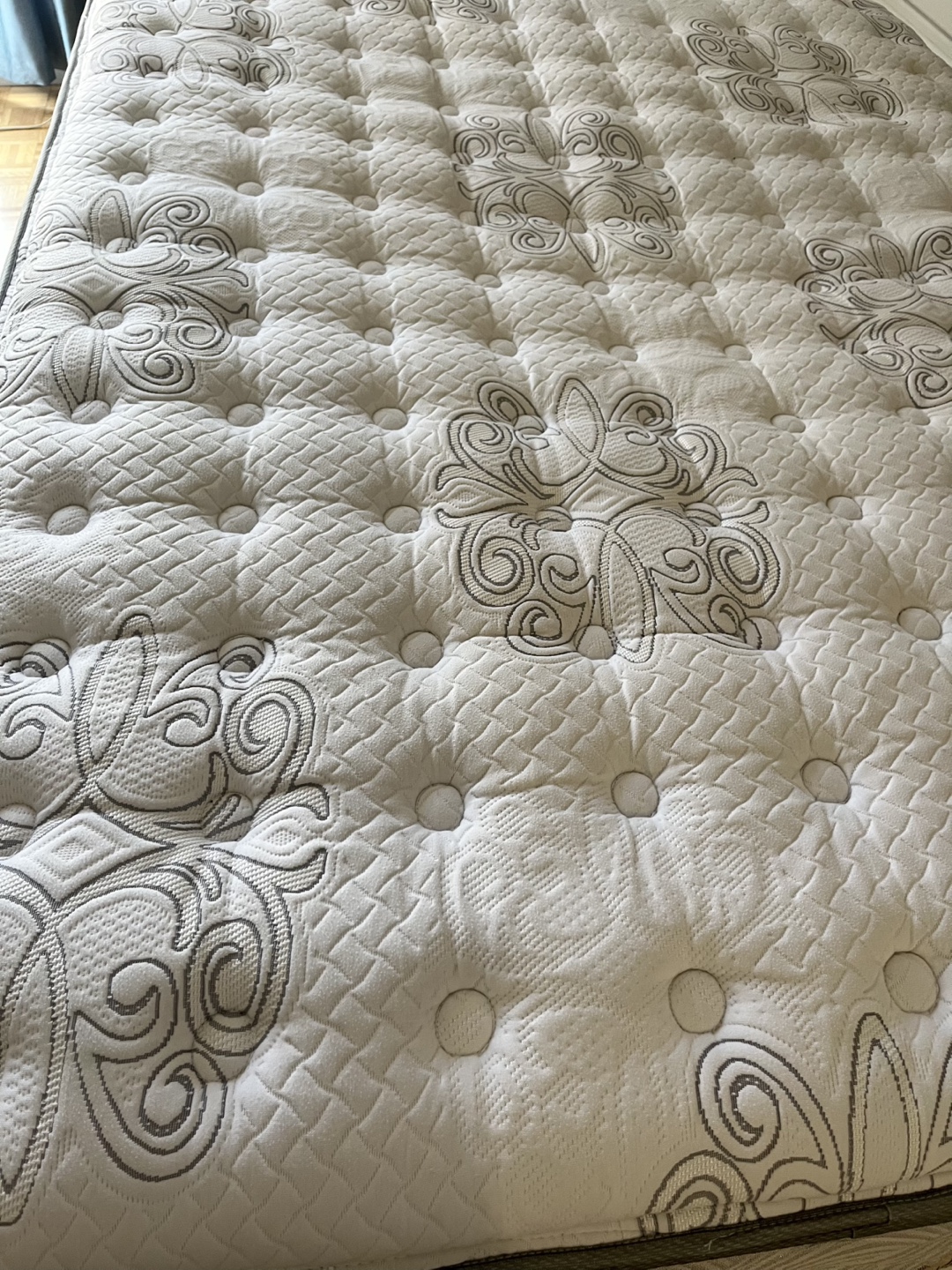 Queen size Mattress - photo 2