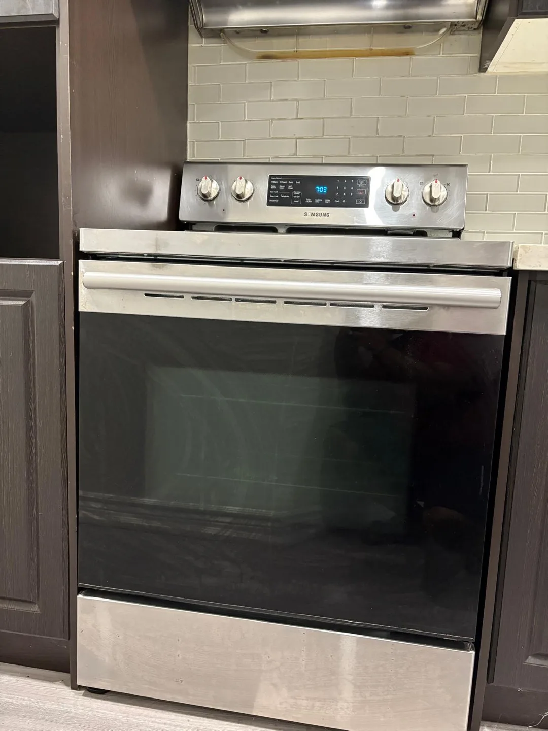 Samsung Electric Range & Oven thumbnail