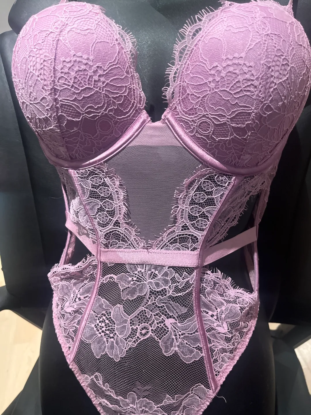 Victoria's Secret Bodysuit - Size M image indicator(2)
