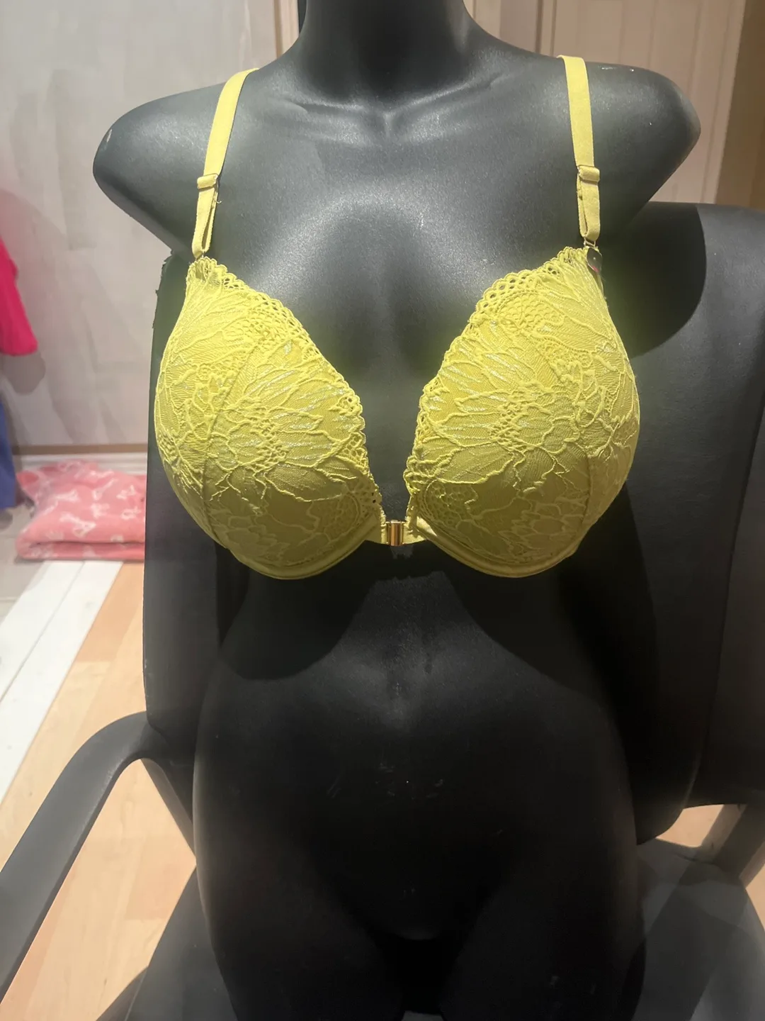 La Senza 36DDD lime green Lace Bra thumbnail
