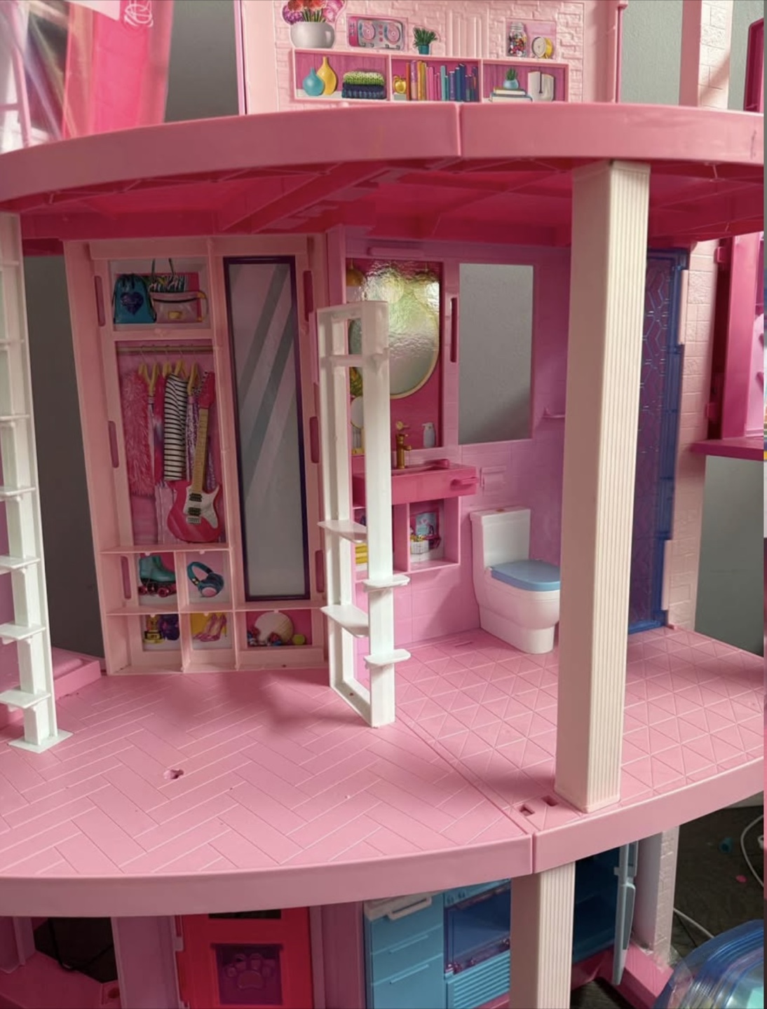 Barbie Dreamhouse Dollhouse - like new - photo 4