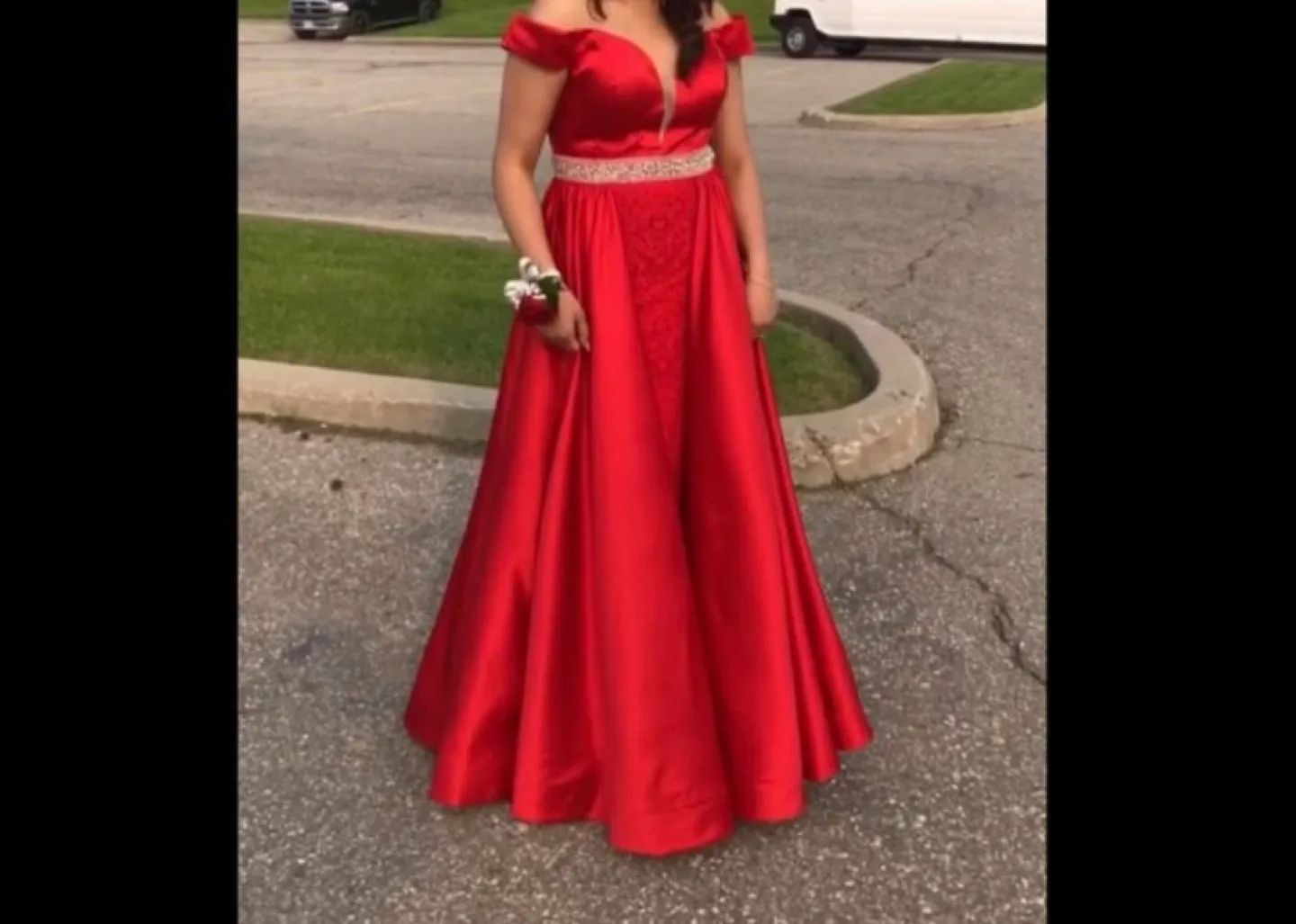 Red Off-Shoulder Prom Dress thumbnail