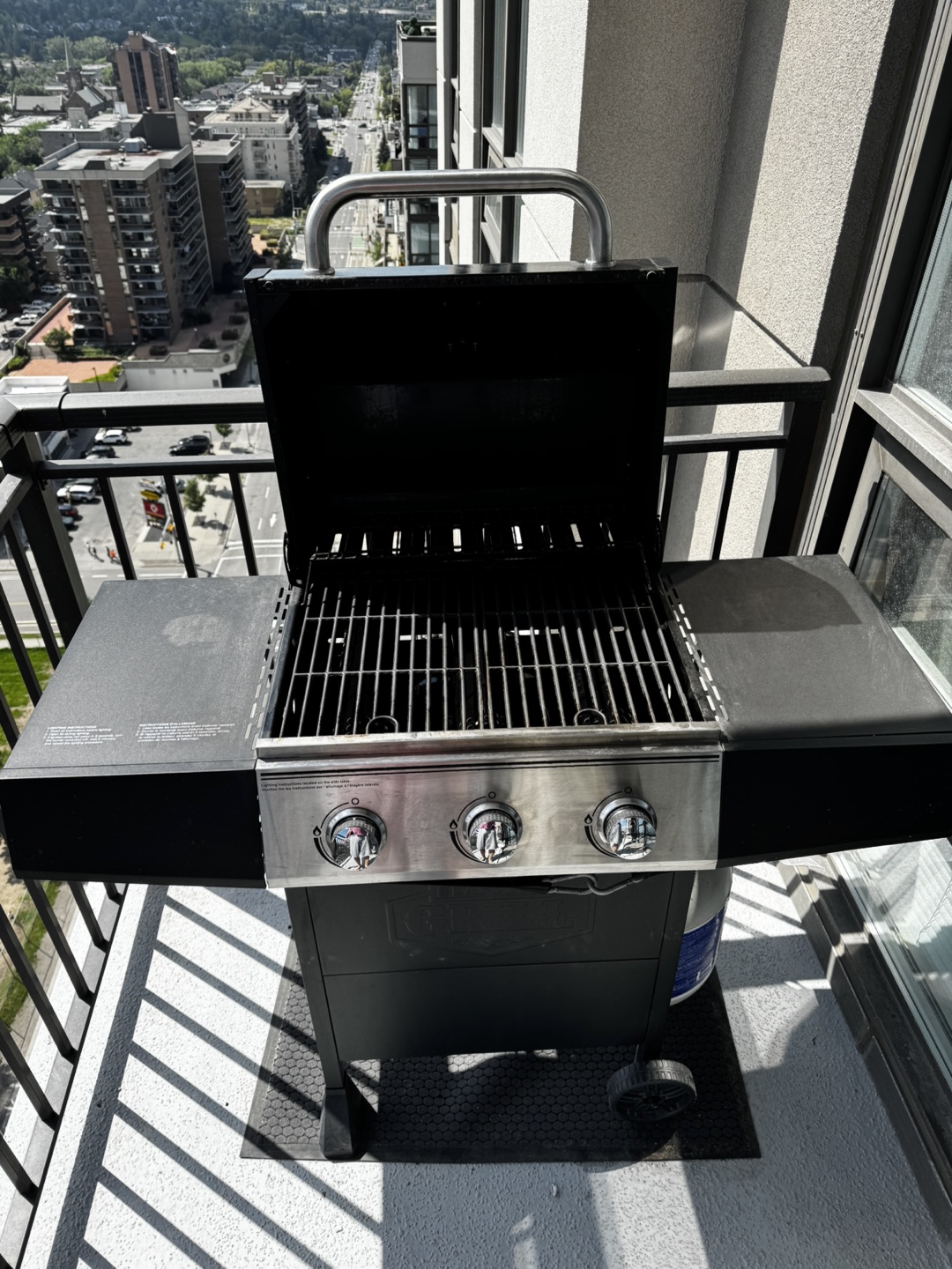 Broil King 3-Burner Gas Grill - photo 2