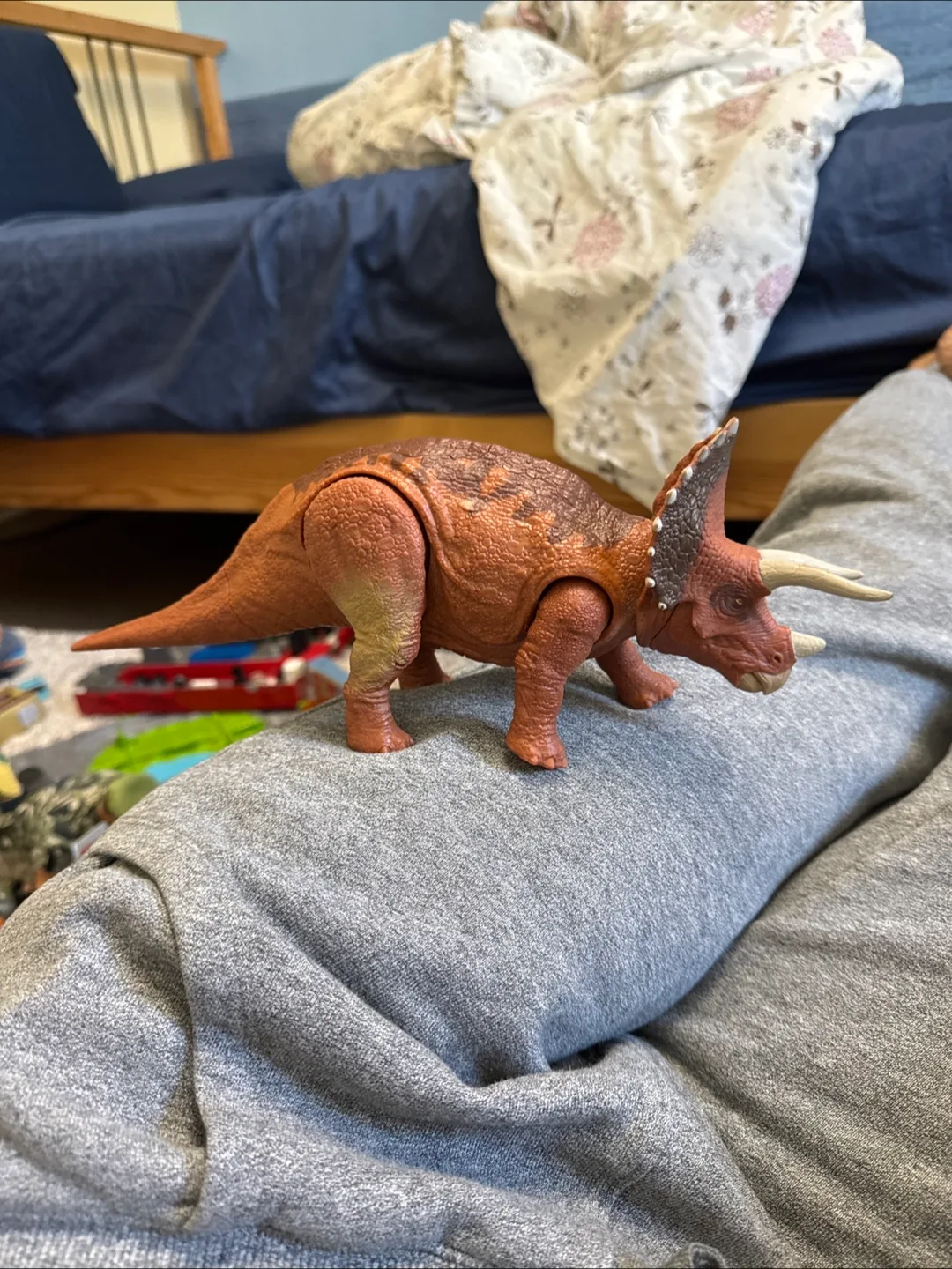 Roaring triceratops dinosaur thumbnail