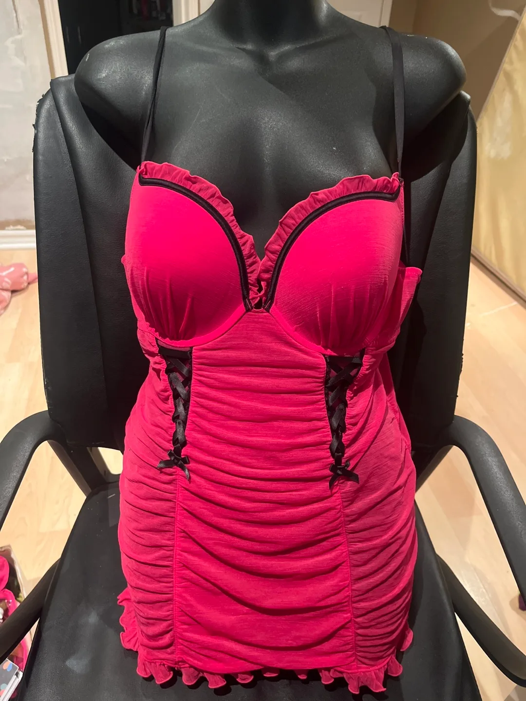 Victoria's Secret Lingerie Pink Size L thumbnail