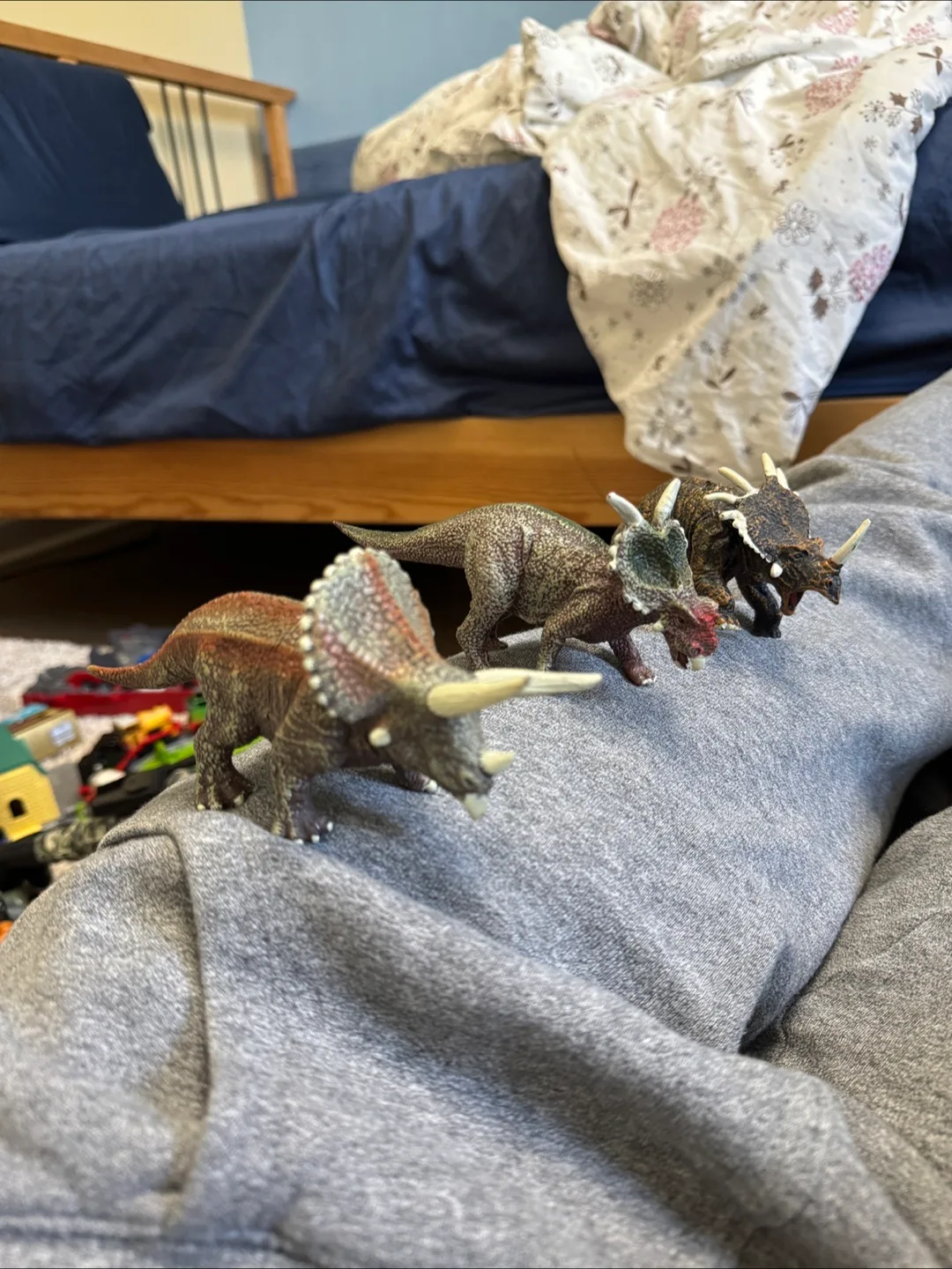 Triceratops Dinosaur Figures thumbnail