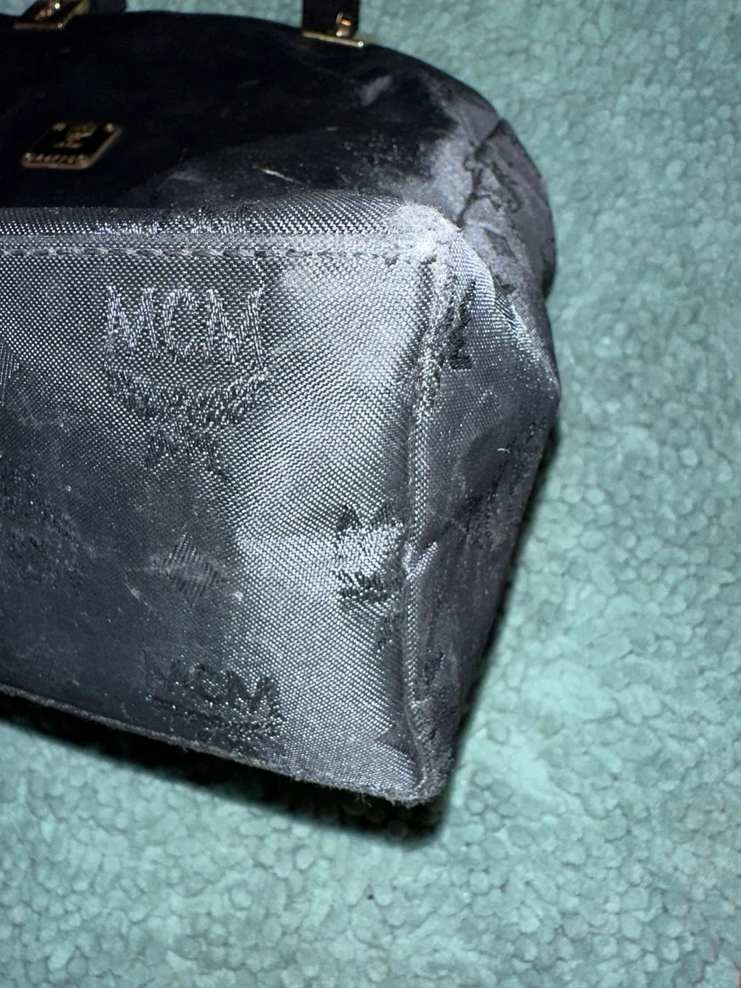 MCM Black Tote Bag image indicator(7)