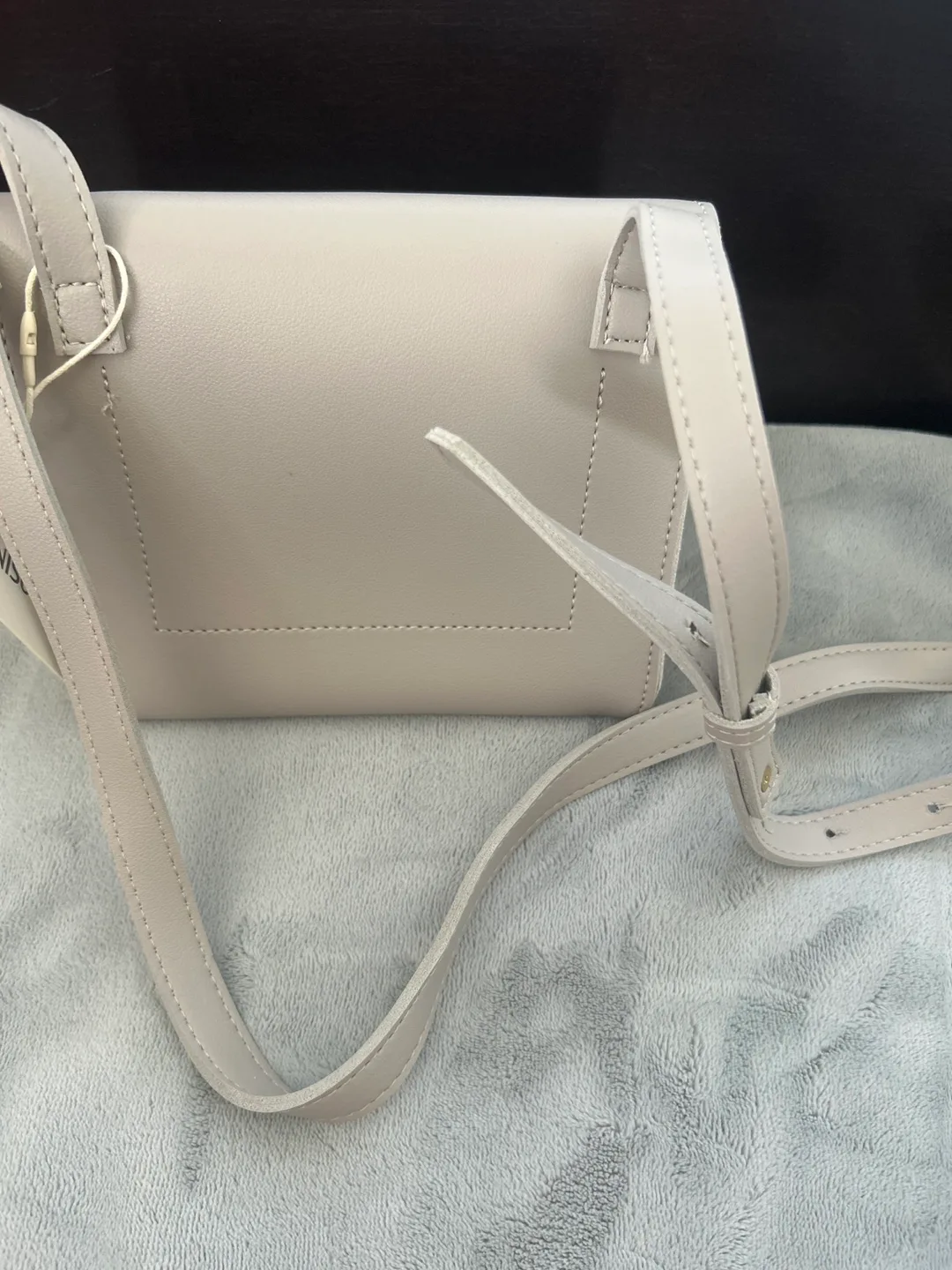Beige Crossbody Bag - New Condition! image indicator(2)