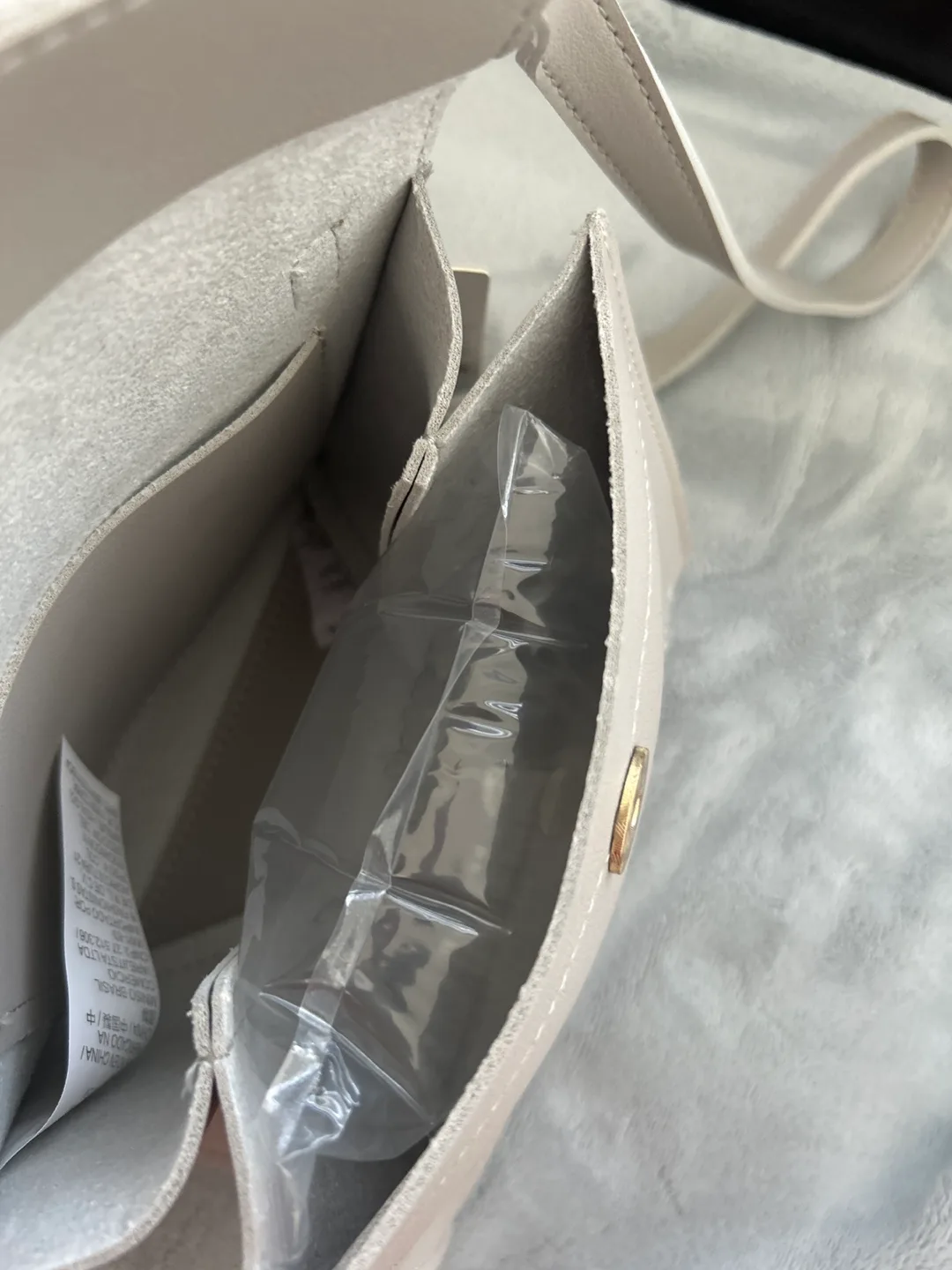 Beige Crossbody Bag - New Condition! image indicator(5)