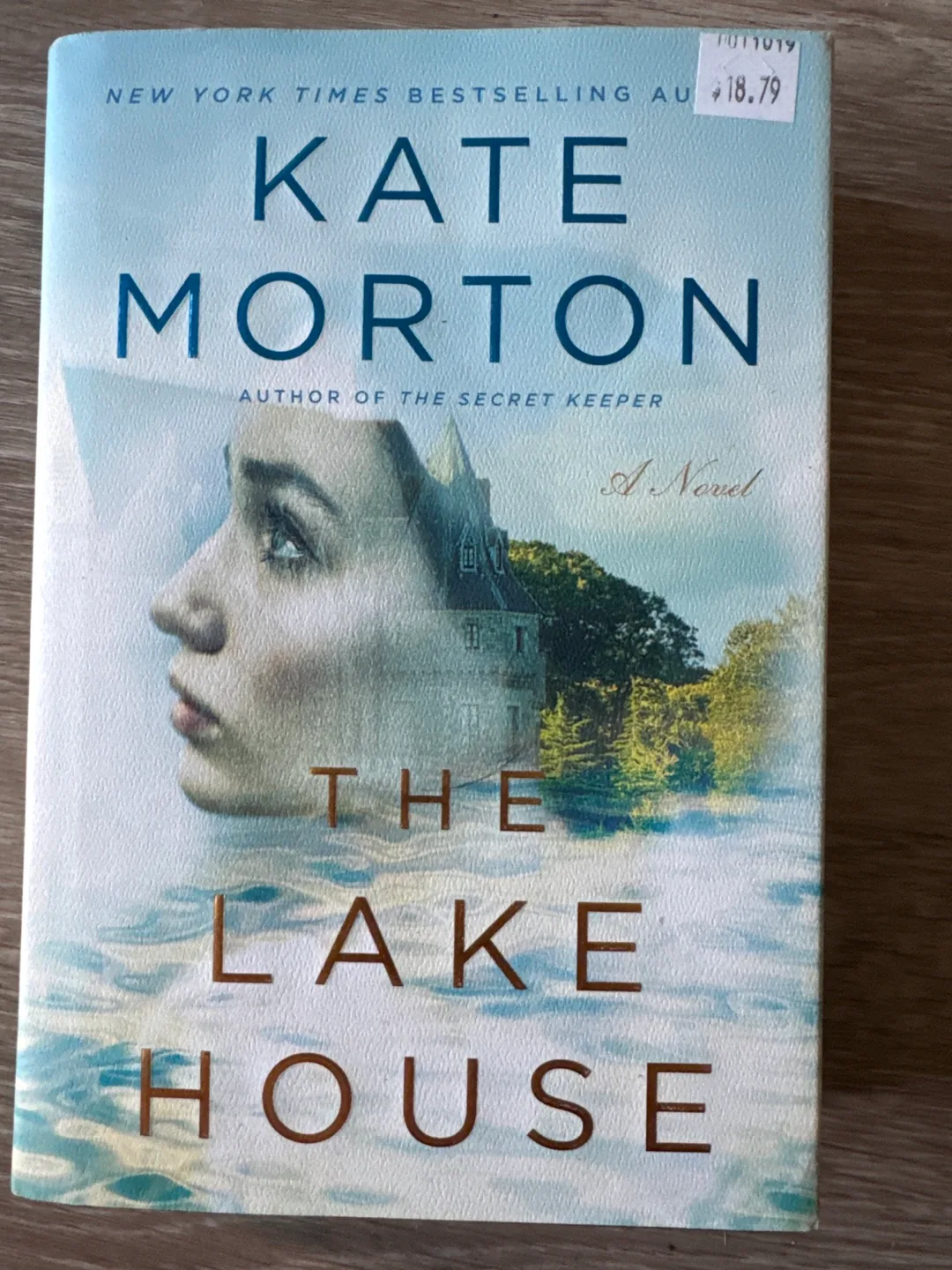 The Lake House by Kate Morton thumbnail