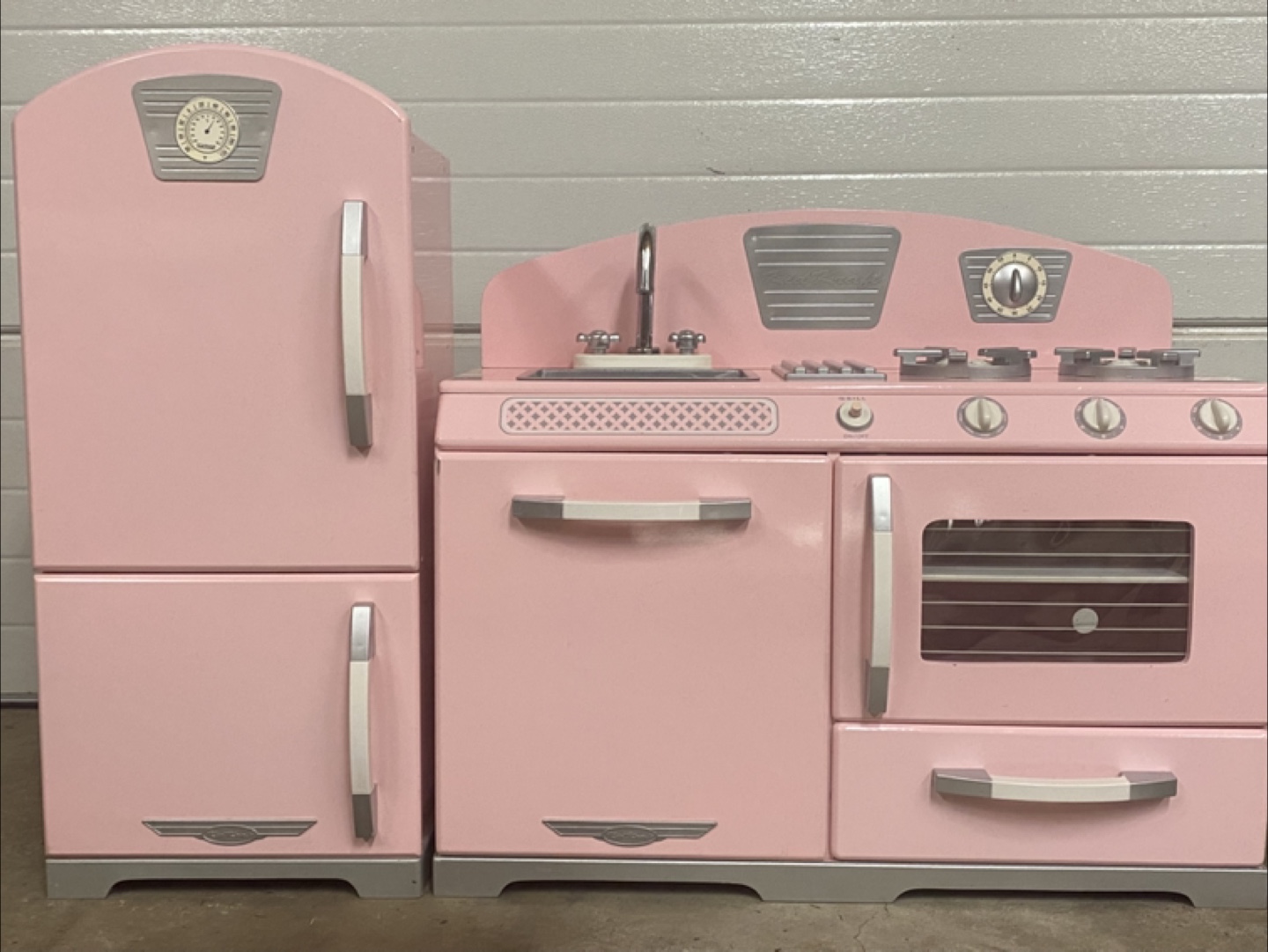 KidKraft Vintage Play Kitchen - Pink