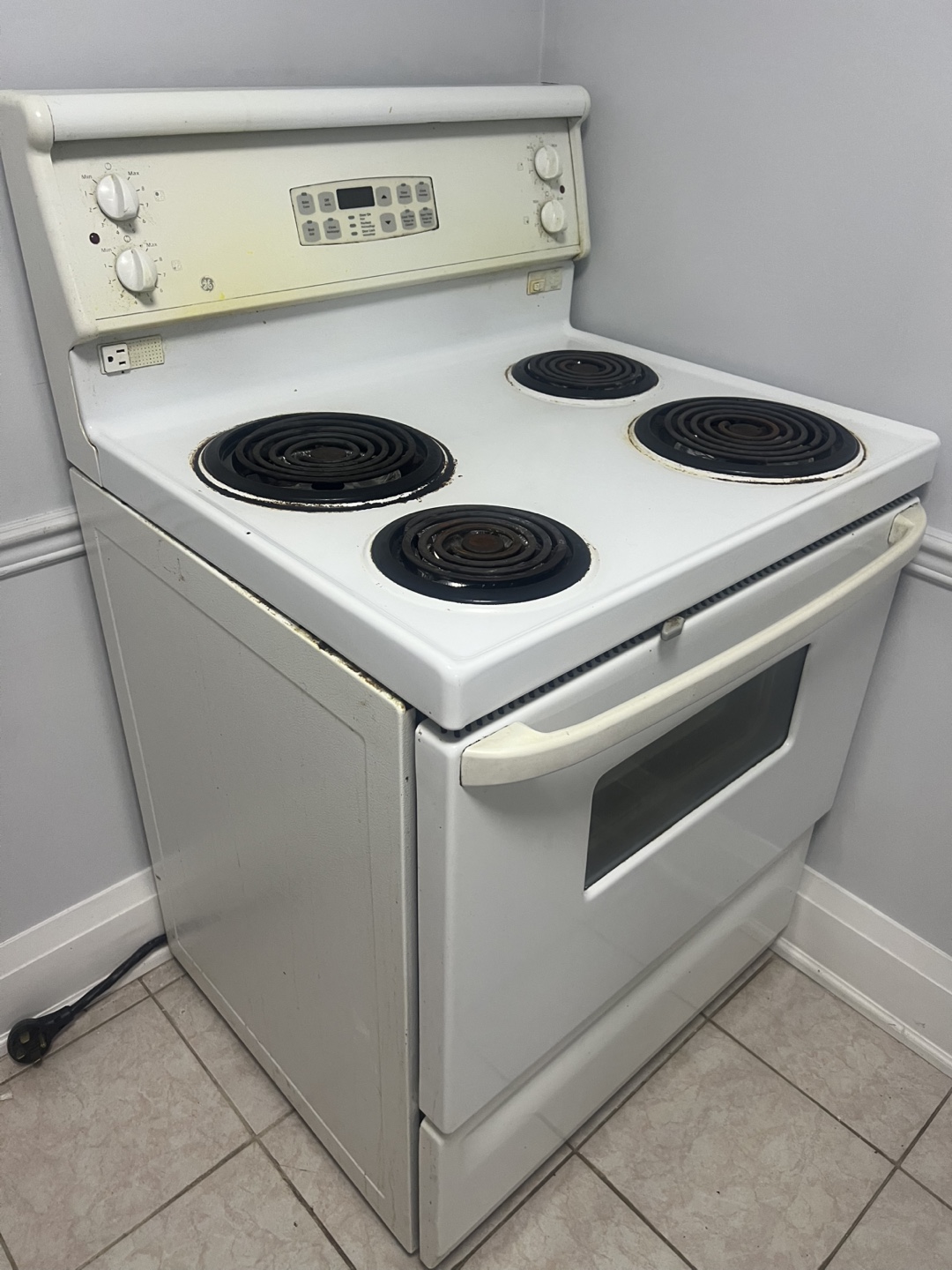 GE Electric Range Stove
