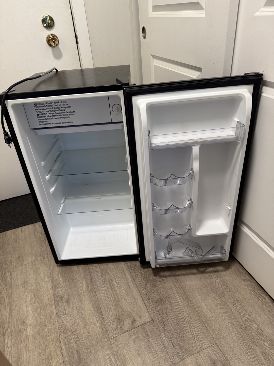 Galanze Compact Mini Fridge - Black - photo 2