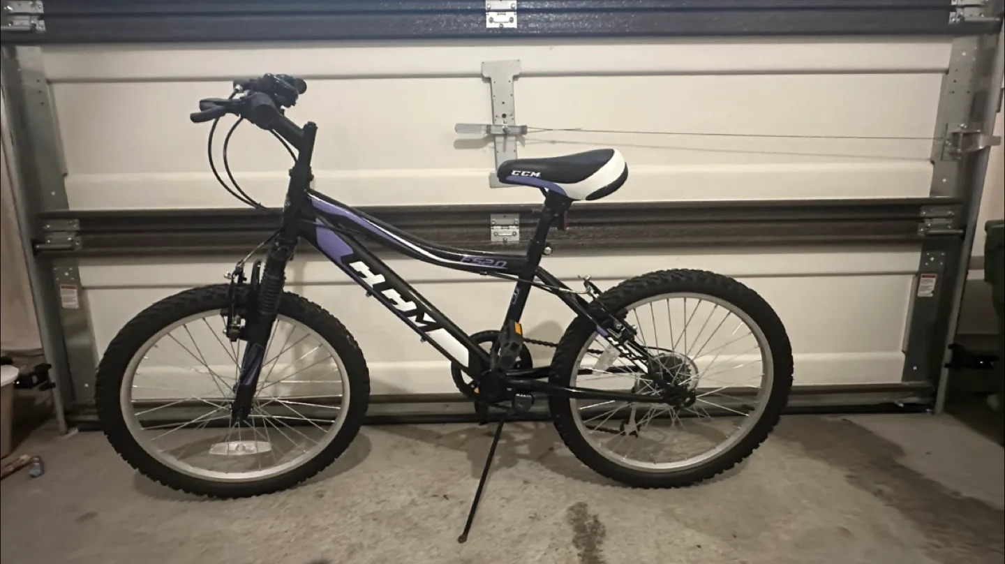 CCM FS20 6-Speed Bike - Black & Purple thumbnail