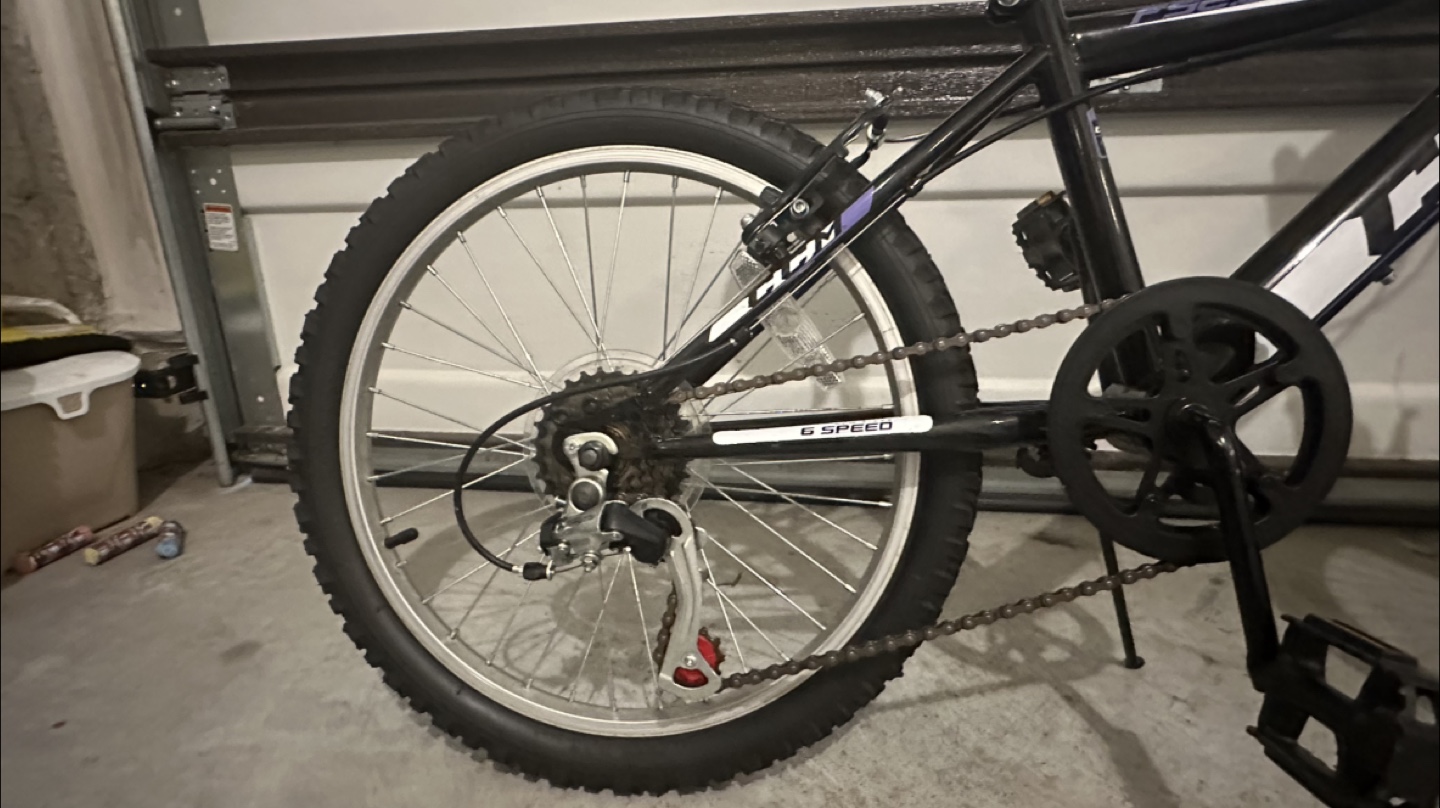 CCM FS20 6-Speed Bike - Black & Purple - photo 3