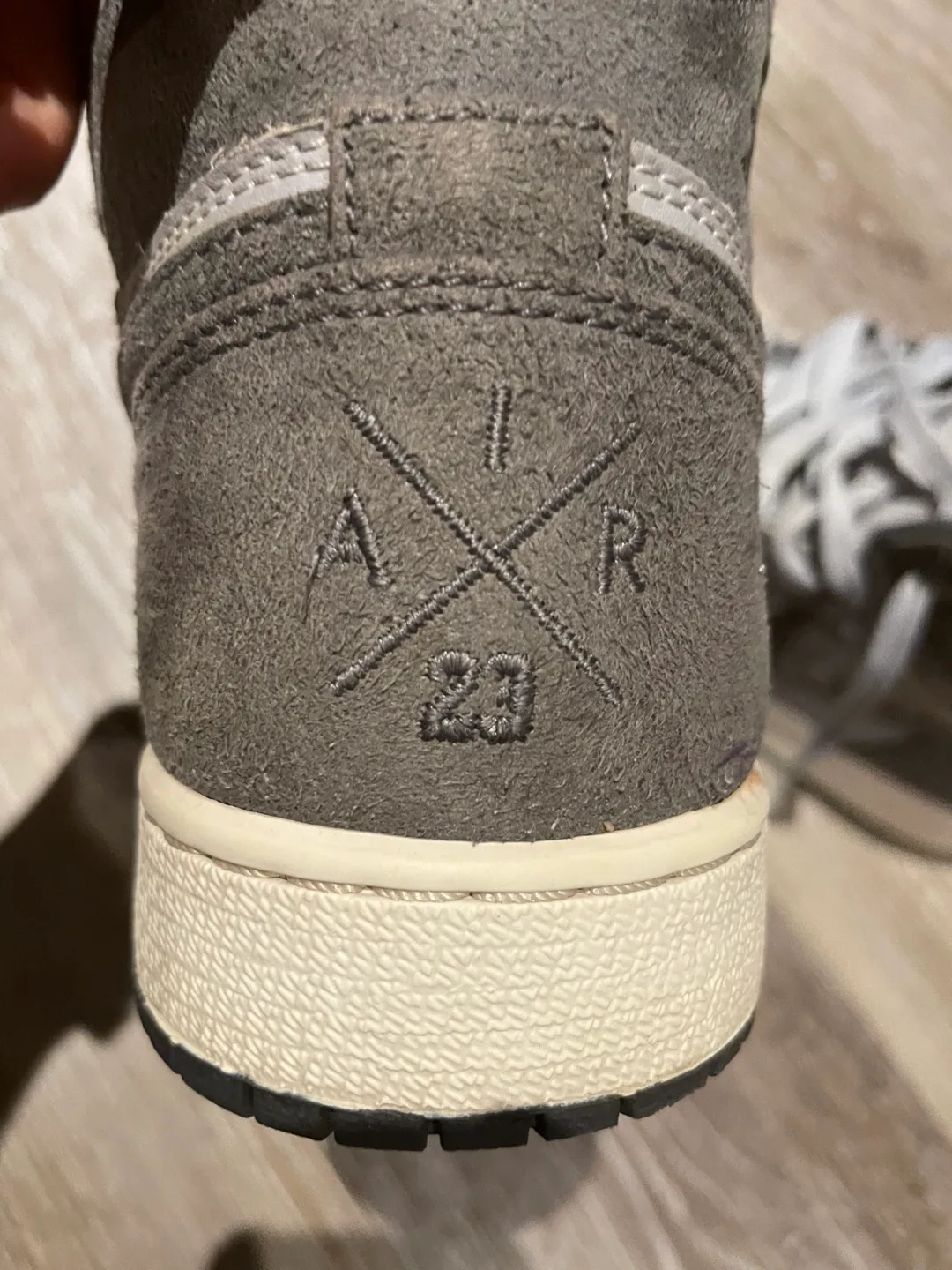 Jordan Air 23 High Tops - Size 6Y image indicator(3)