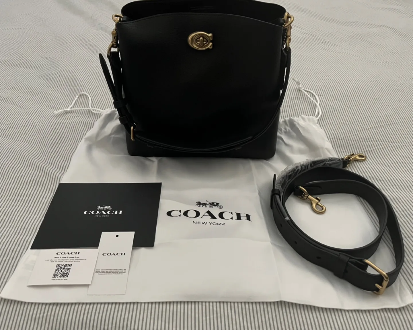 Brand New Coach Willow Bucket Bag thumbnail