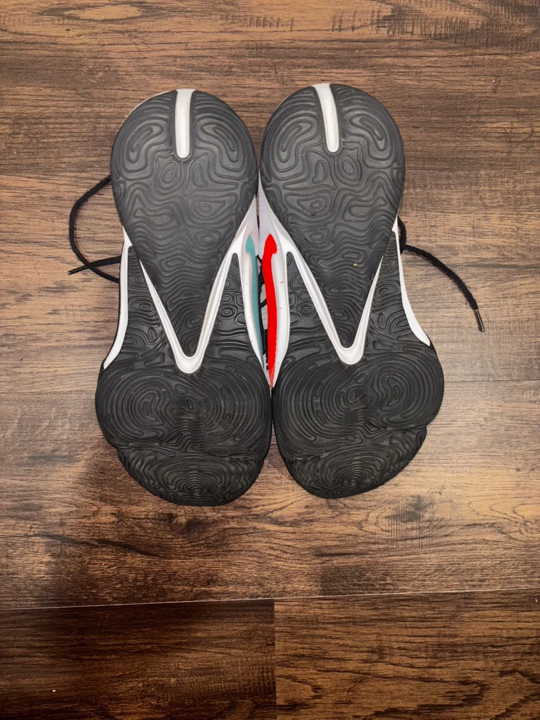 Giannis zoom freak 3 size 10.5 image indicator(5)