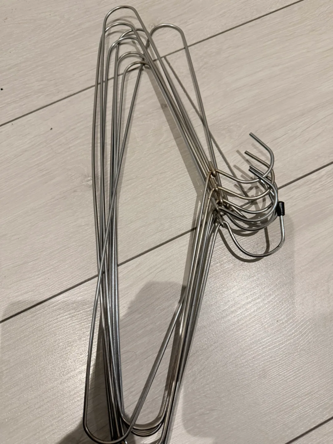 Metal Clothes Hangers - Blue & Silver image indicator(6)