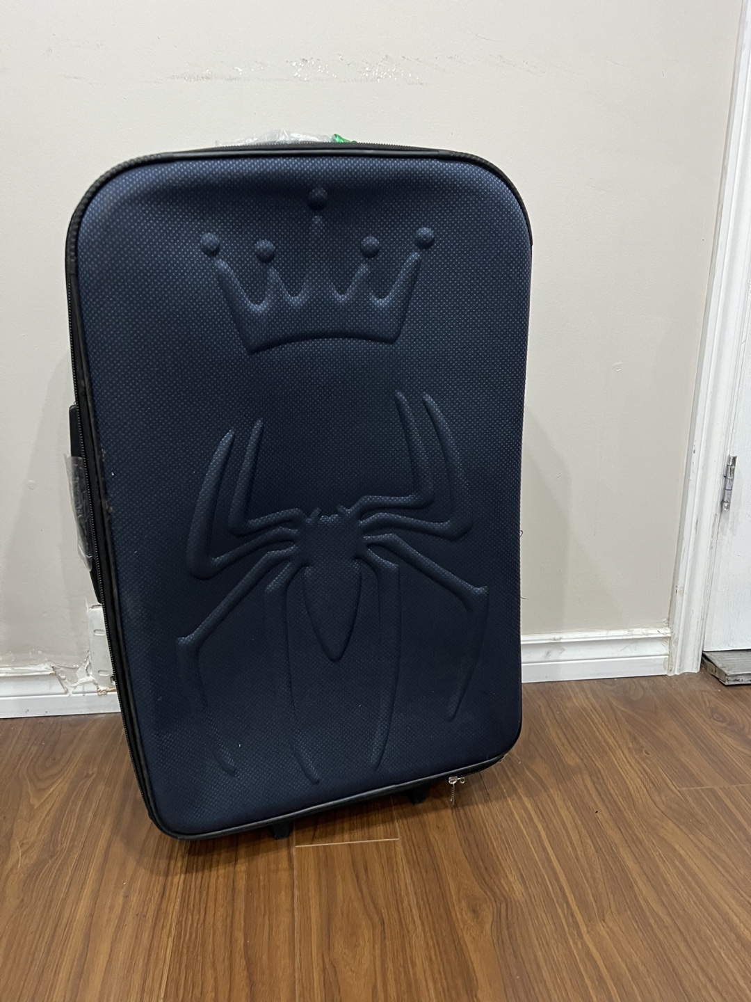 Spider-Man 28" Rolling Luggage - photo 3