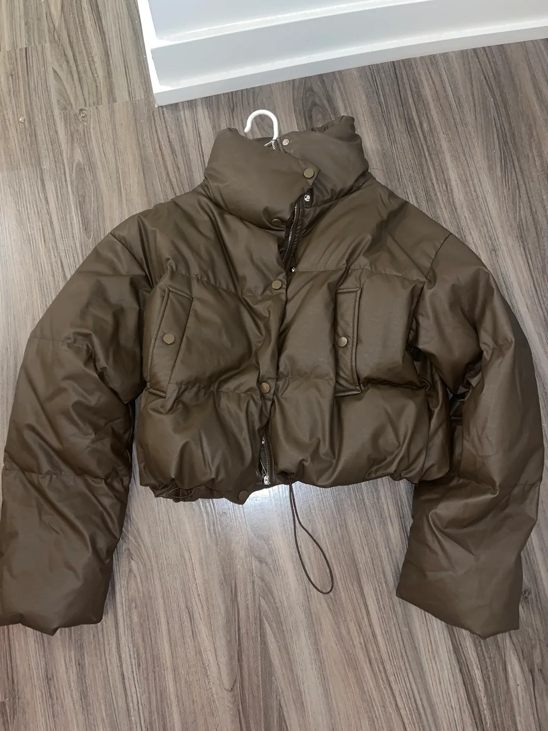 Brown leather texture Puffer Jacket image indicator(3)