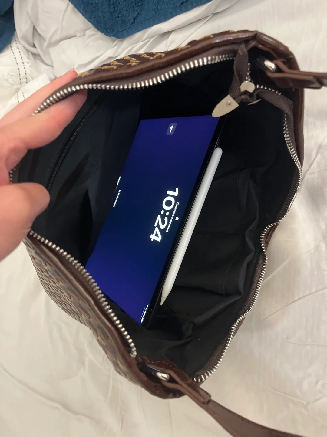 Brown Woven Handbag image indicator(2)