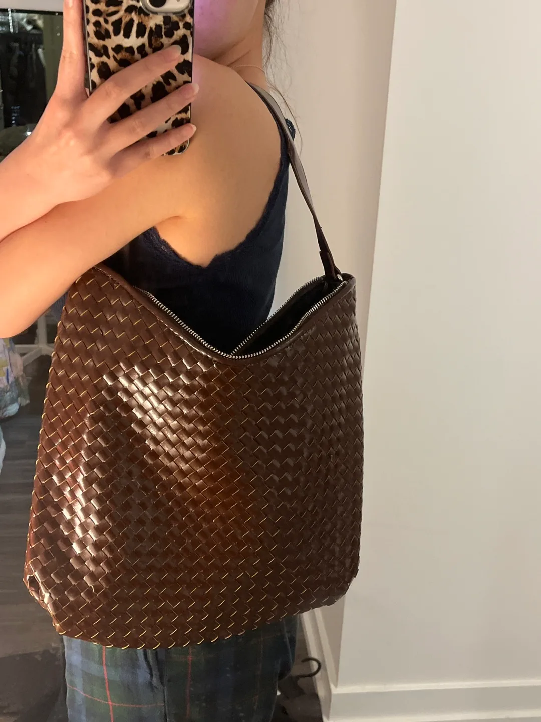 Brown Woven Handbag image indicator(3)