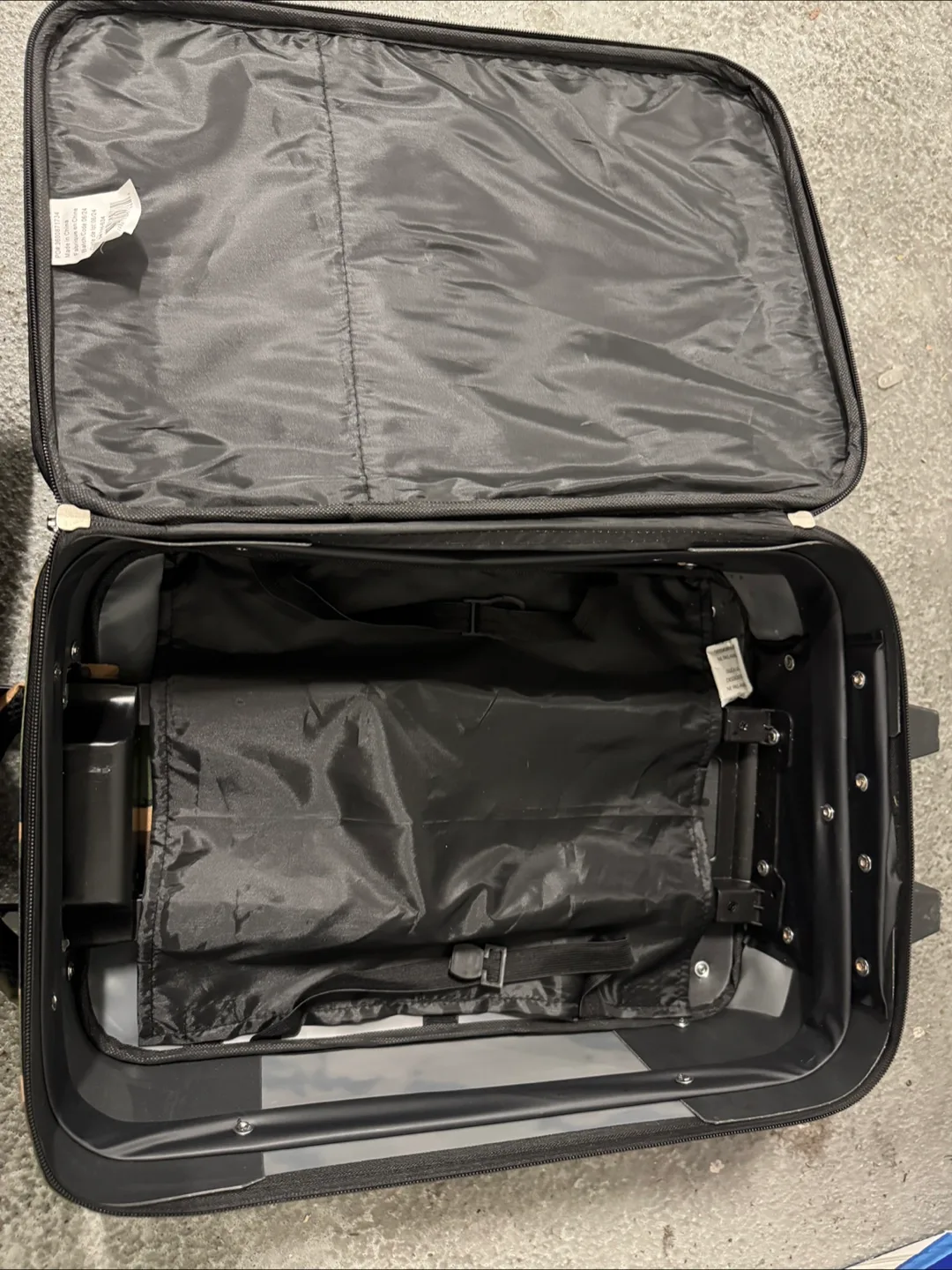 Free  Carry-On Luggage image indicator(2)