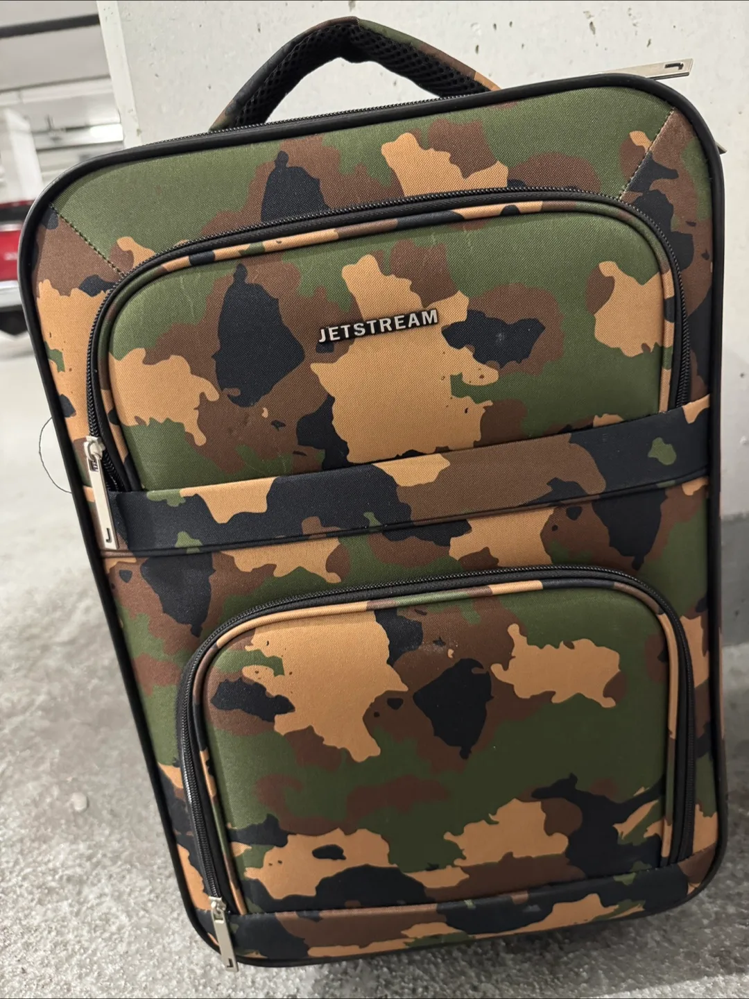 Free  Carry-On Luggage image indicator(3)