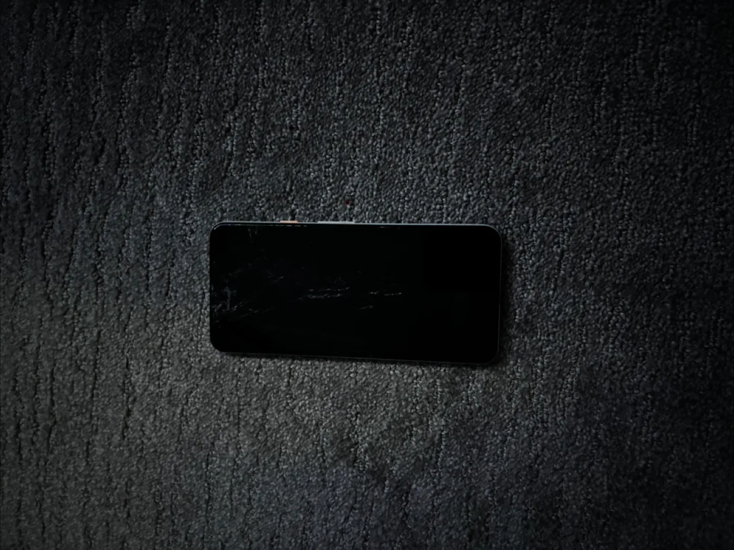 Google Pixel 3 - Cracked Screen image indicator(2)