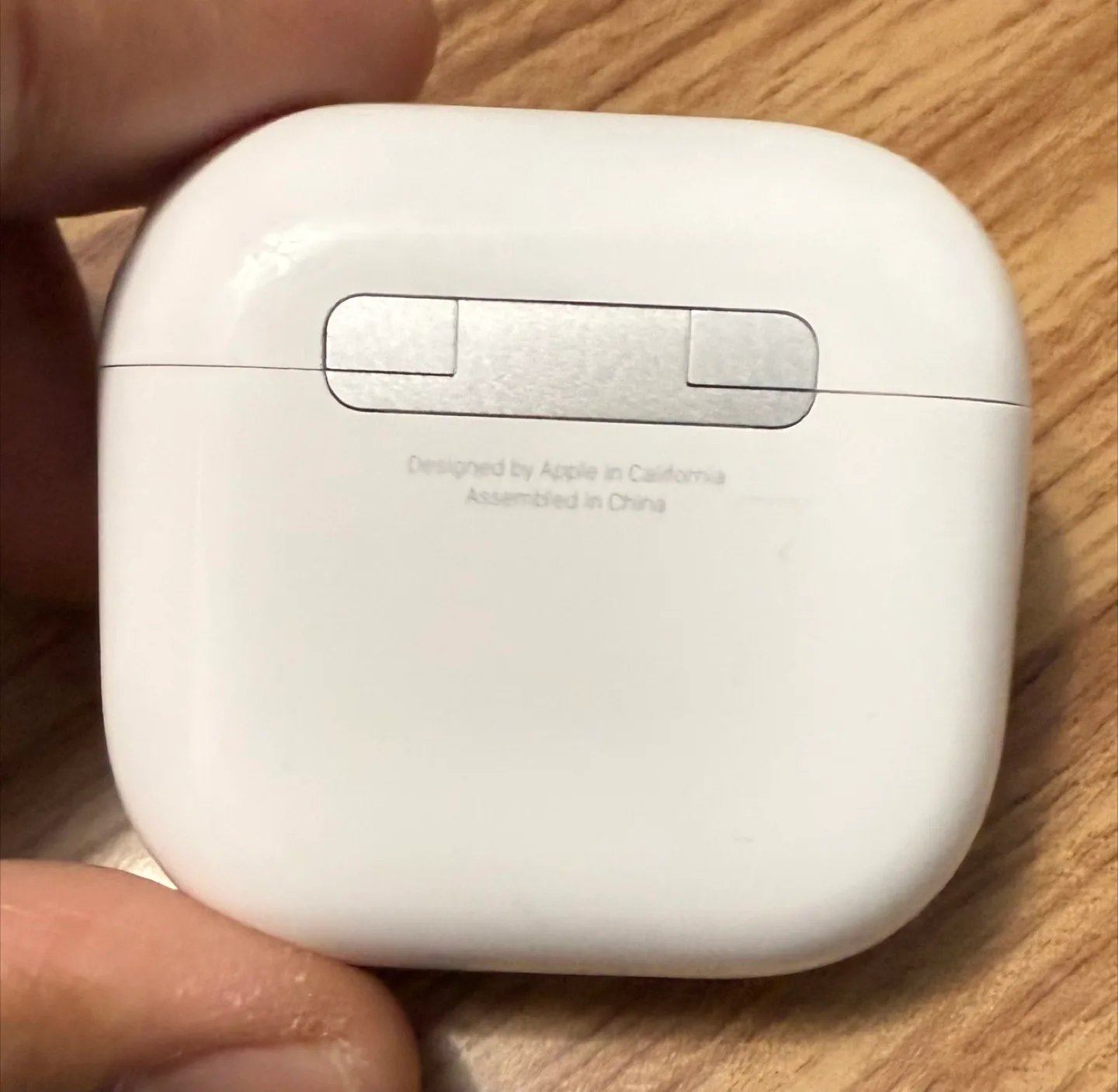 Apple AirPods 4th Generation ANC- Like New! image indicator(3)